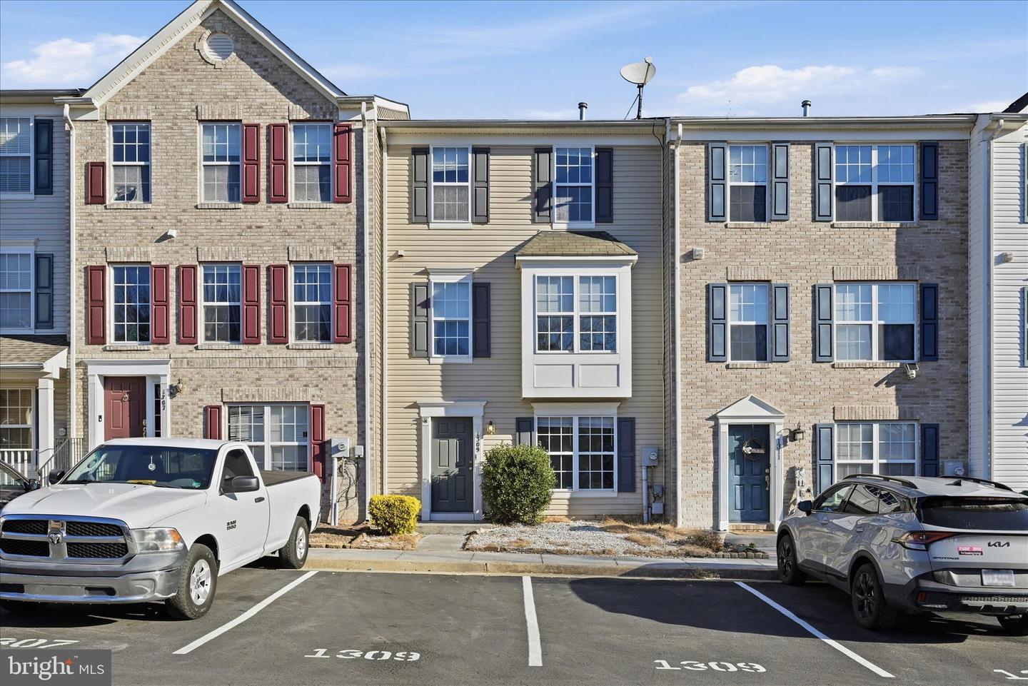 1309 PENDLETON LN, STRASBURG, Virginia 22657, 4 Bedrooms Bedrooms, ,2 BathroomsBathrooms,Residential,For sale,1309 PENDLETON LN,VASH2013308 MLS # VASH2013308