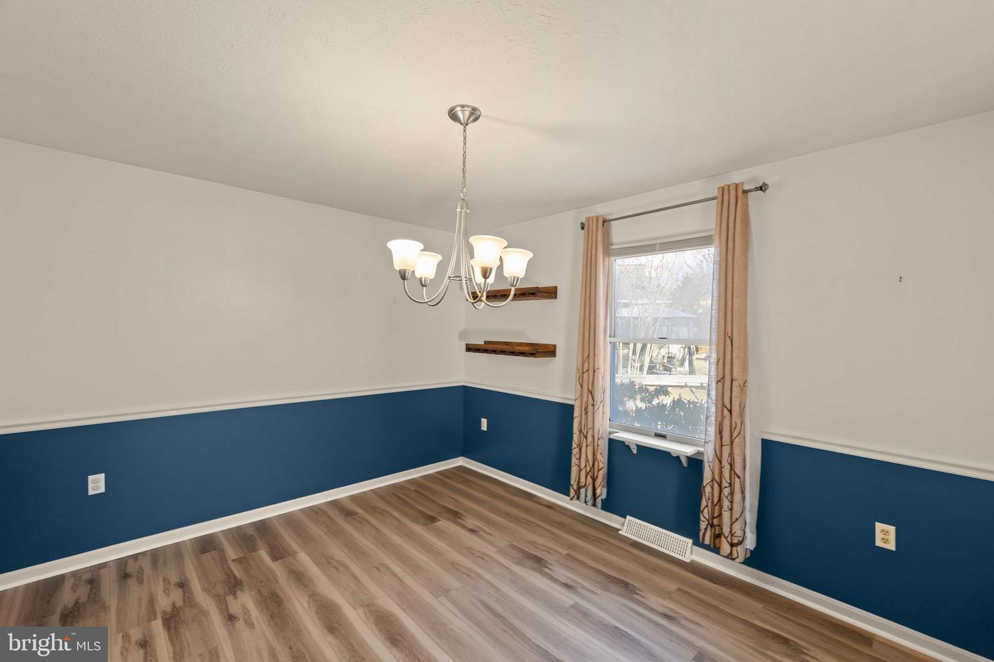 108 COLUMBIA CIR, STEPHENS CITY, Virginia 22655, 3 Bedrooms Bedrooms, ,2 BathroomsBathrooms,Residential,For sale,108 COLUMBIA CIR,VAFV2038788 MLS # VAFV2038788