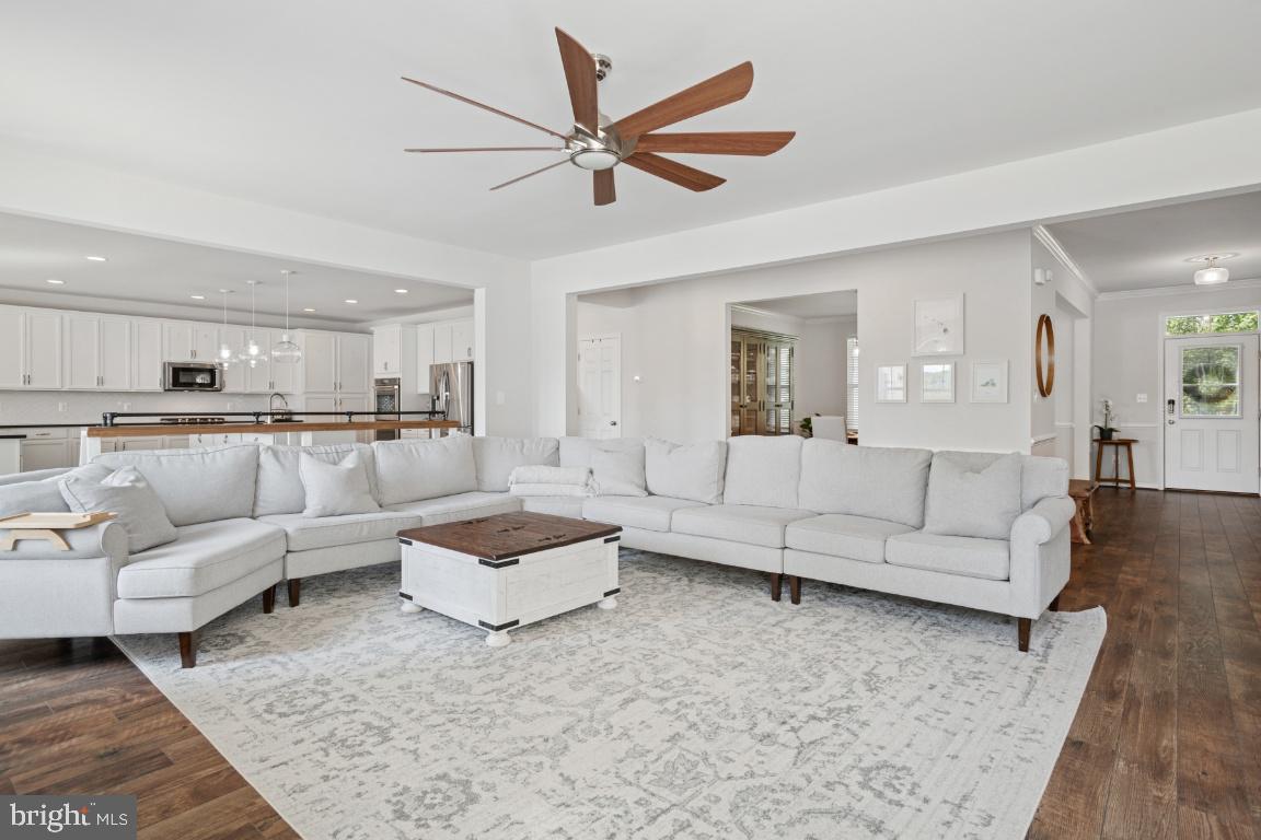 14132 AMYS MEADOW CT, LEESBURG, Virginia 20176, 7 Bedrooms Bedrooms, ,6 BathroomsBathrooms,Residential,For sale,14132 AMYS MEADOW CT,VALO2113588 MLS # VALO2113588