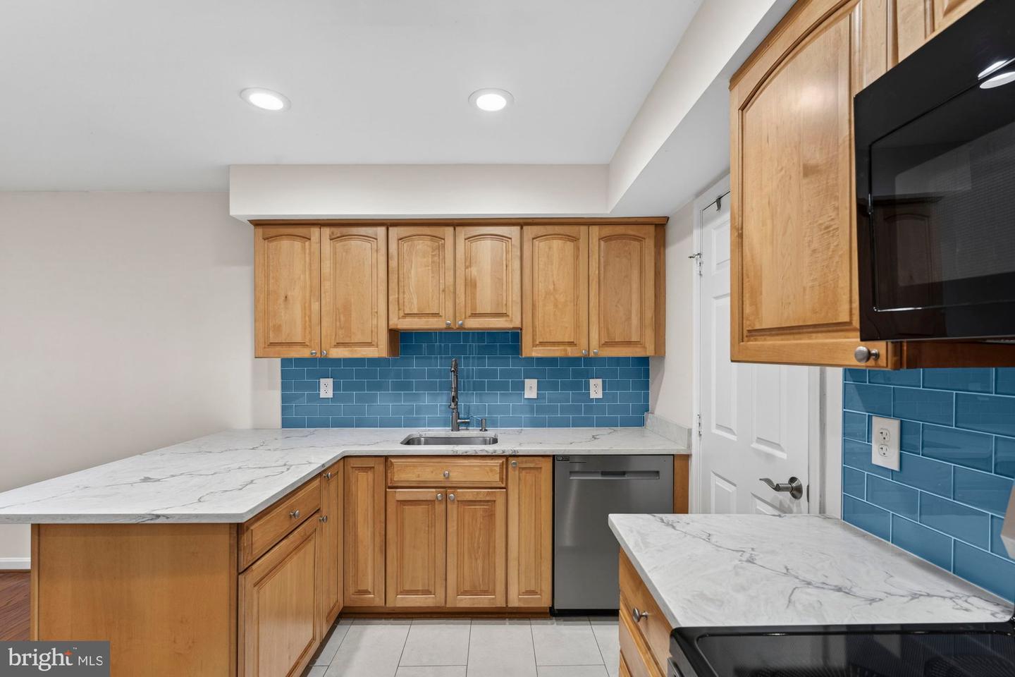 207-A PARK ST SE, VIENNA, Virginia 22180, 3 Bedrooms Bedrooms, ,2 BathroomsBathrooms,Residential,For sale,207-A PARK ST SE,VAFX2285026 MLS # VAFX2285026