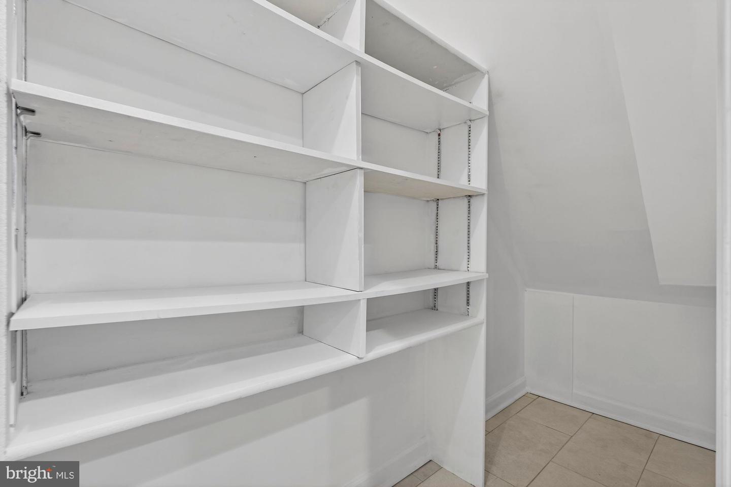 207-A PARK ST SE, VIENNA, Virginia 22180, 3 Bedrooms Bedrooms, ,2 BathroomsBathrooms,Residential,For sale,207-A PARK ST SE,VAFX2285026 MLS # VAFX2285026