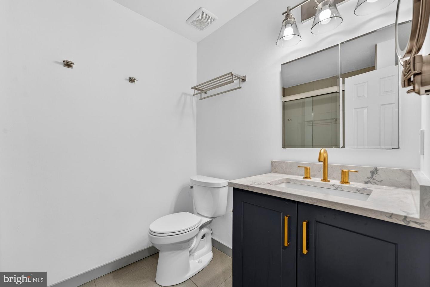 207-A PARK ST SE, VIENNA, Virginia 22180, 3 Bedrooms Bedrooms, ,2 BathroomsBathrooms,Residential,For sale,207-A PARK ST SE,VAFX2285026 MLS # VAFX2285026