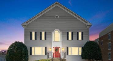 207-A PARK ST SE, VIENNA, Virginia 22180, 3 Bedrooms Bedrooms, ,2 BathroomsBathrooms,Residential,For sale,207-A PARK ST SE,VAFX2285026 MLS # VAFX2285026