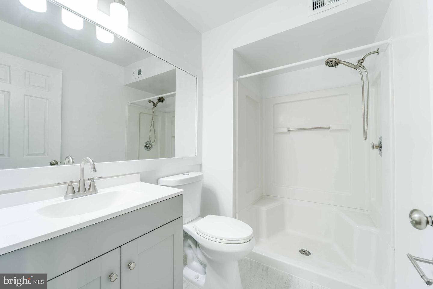 5700 SHADWELL CT #77, ALEXANDRIA, Virginia 22309, 2 Bedrooms Bedrooms, ,2 BathroomsBathrooms,Residential,For sale,5700 SHADWELL CT #77,VAFX2285028 MLS # VAFX2285028