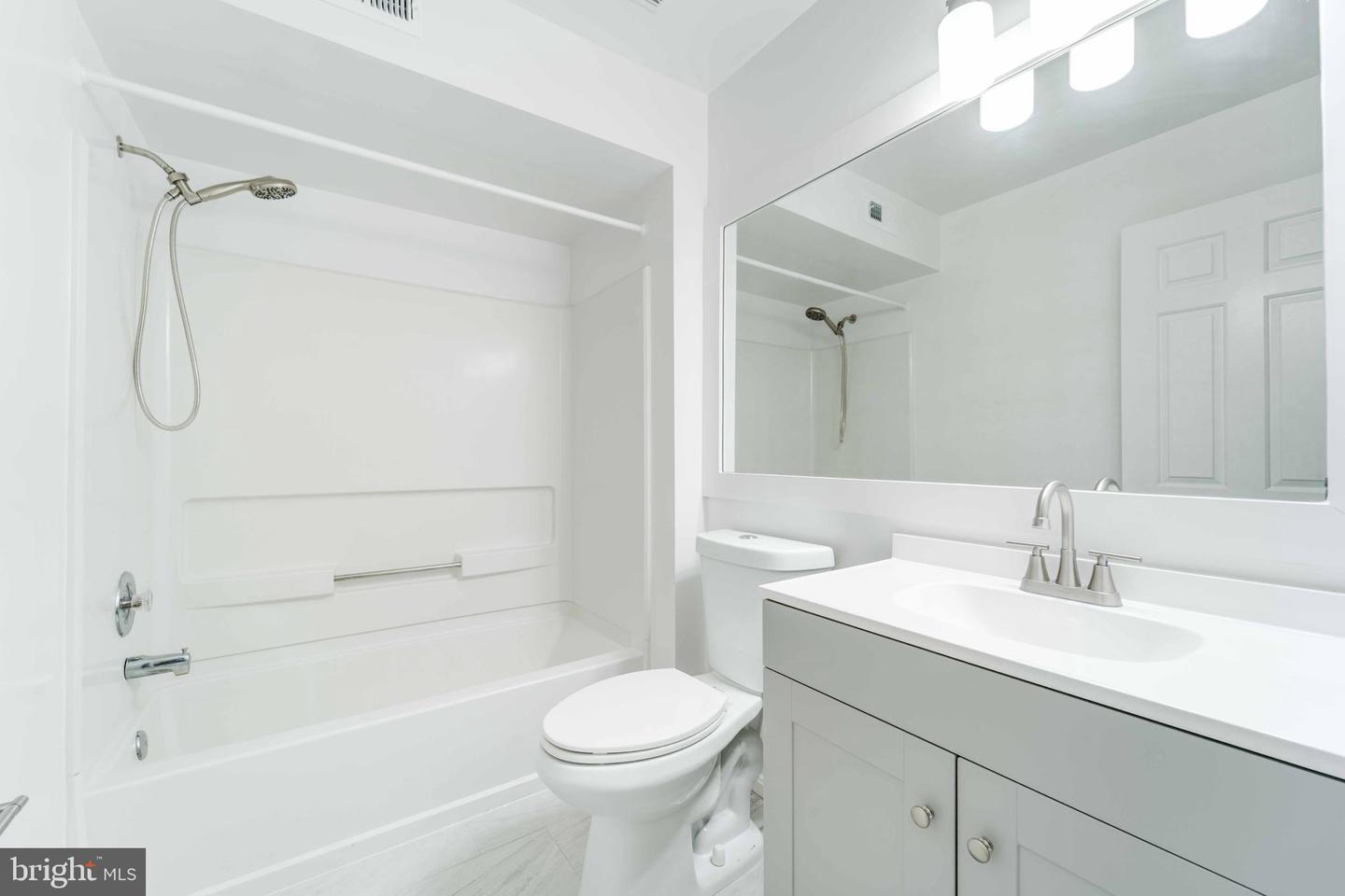 5700 SHADWELL CT #77, ALEXANDRIA, Virginia 22309, 2 Bedrooms Bedrooms, ,2 BathroomsBathrooms,Residential,For sale,5700 SHADWELL CT #77,VAFX2285028 MLS # VAFX2285028