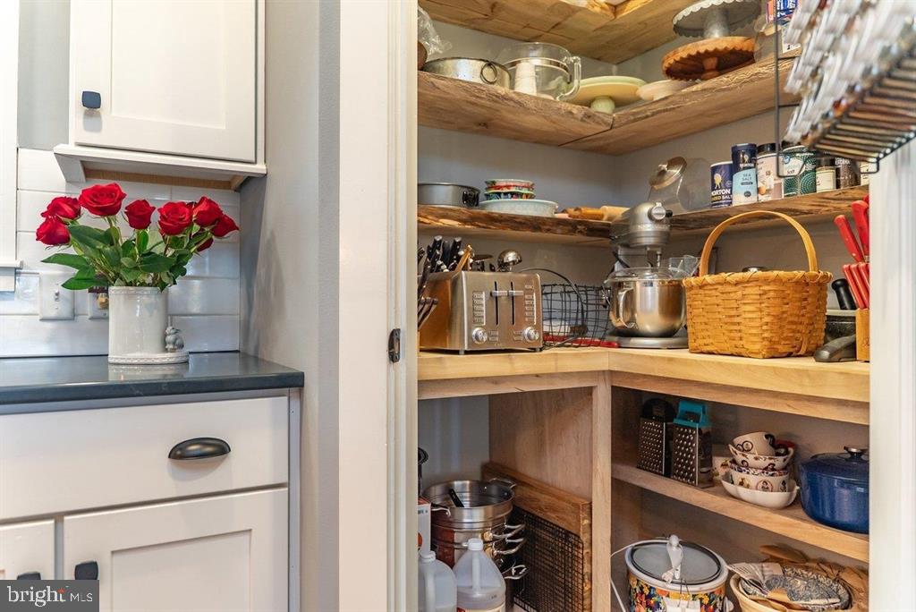 10716 HARPINE HWY, BROADWAY, Virginia 22815, 5 Bedrooms Bedrooms, ,4 BathroomsBathrooms,Residential,For sale,10716 HARPINE HWY,VARO2002796 MLS # VARO2002796