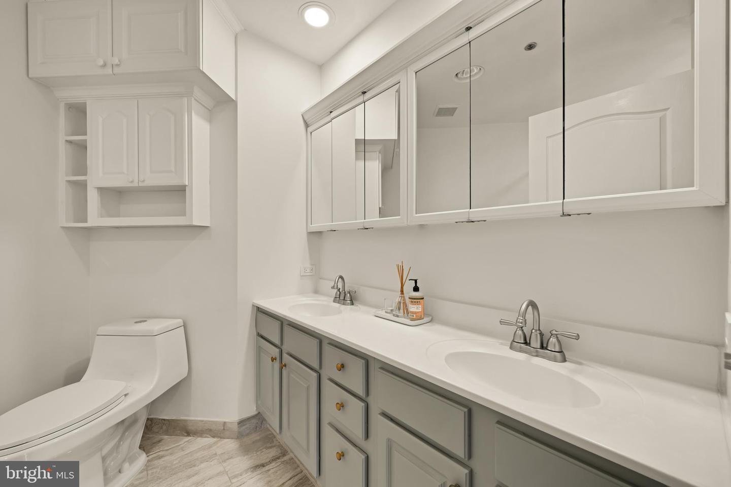 1050 N STUART ST #816, ARLINGTON, Virginia 22201, 2 Bedrooms Bedrooms, ,2 BathroomsBathrooms,Residential,For sale,1050 N STUART ST #816,VAAR2067728 MLS # VAAR2067728 1050 N STUART ST #816, ARLINGTON, Virginia 22201, 2 Bedrooms Bedrooms, ,2 BathroomsBathrooms,Residential,For sale,1050 N STUART ST #816,VAAR2067728 MLS # VAAR2067728