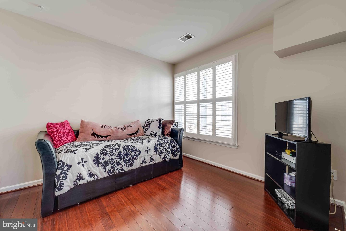 13810 GREENDALE DR, WOODBRIDGE, Virginia 22191, 3 Bedrooms Bedrooms, ,2 BathroomsBathrooms,Residential,For sale,13810 GREENDALE DR,VAPW2110510 MLS # VAPW2110510 13810 GREENDALE DR, WOODBRIDGE, Virginia 22191, 3 Bedrooms Bedrooms, ,2 BathroomsBathrooms,Residential,For sale,13810 GREENDALE DR,VAPW2110510 MLS # VAPW2110510