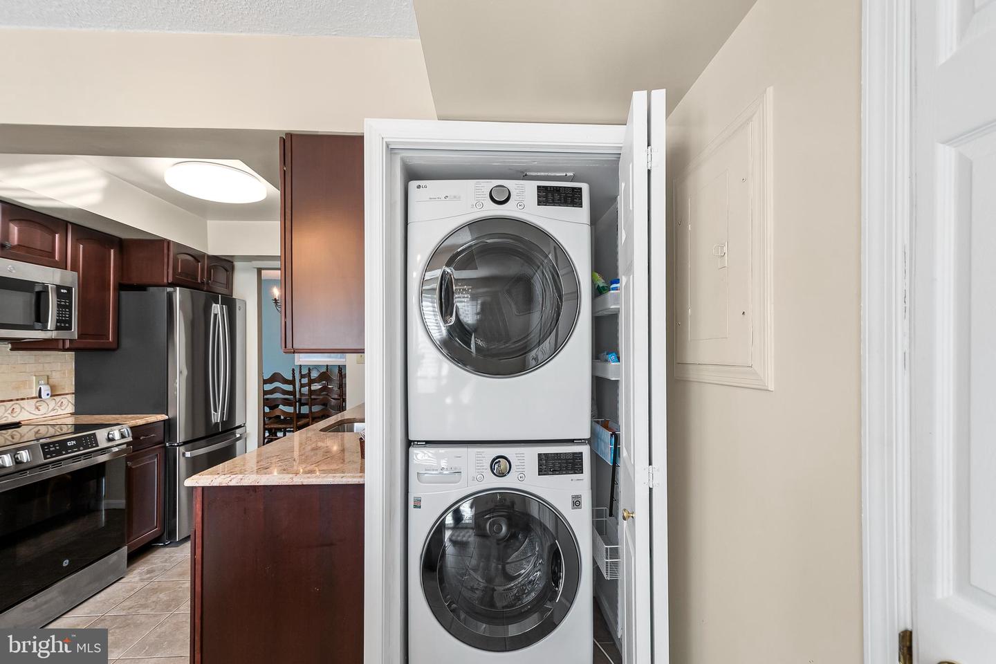 10225 VALENTINO DR #7214, OAKTON, Virginia 22124, 1 Bedroom Bedrooms, ,1 BathroomBathrooms,Residential,For sale,10225 VALENTINO DR #7214,VAFX2286454 MLS # VAFX2286454