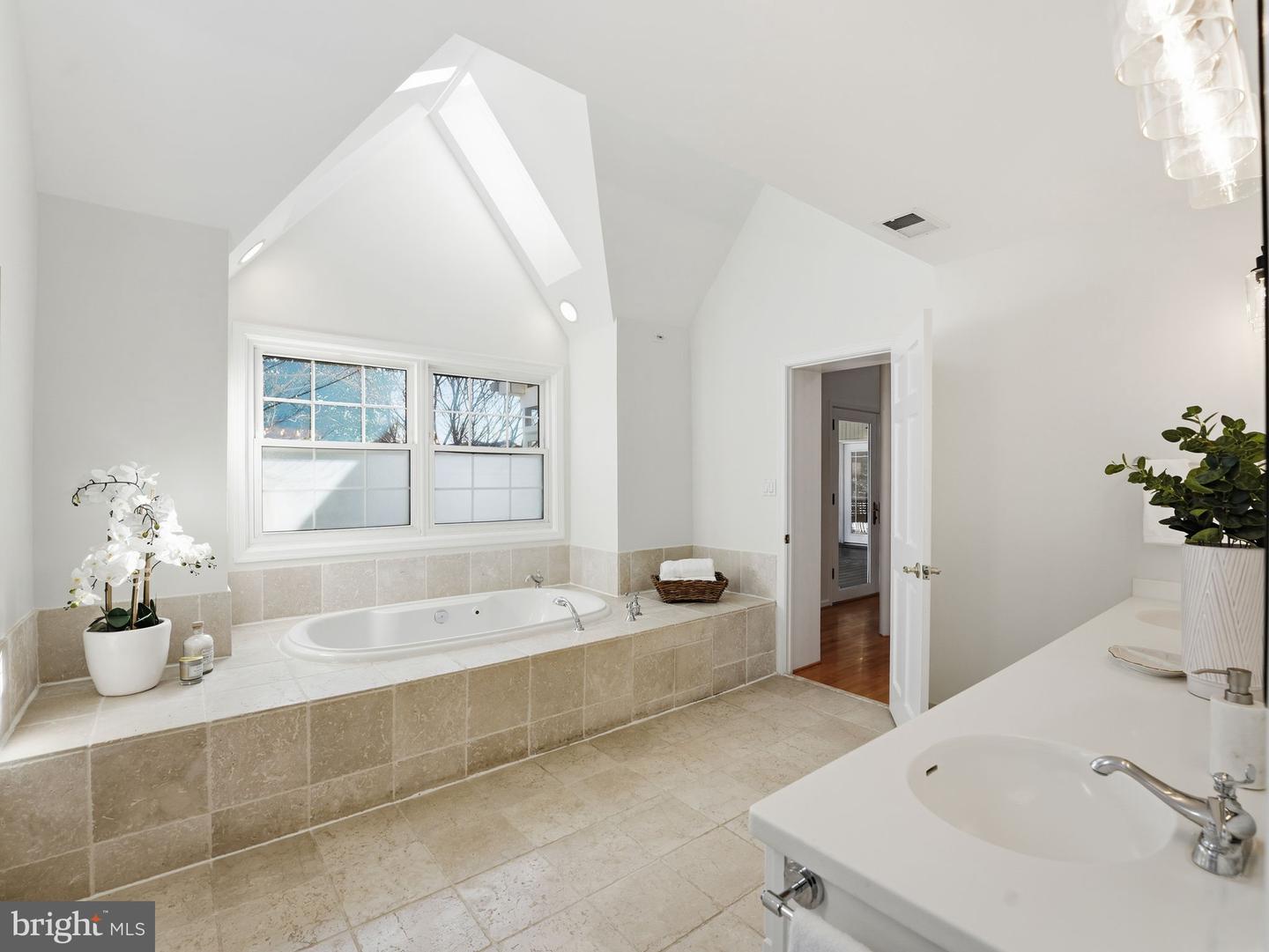 3501 PERRY ST, FAIRFAX, Virginia 22030, 5 Bedrooms Bedrooms, ,4 BathroomsBathrooms,Residential,For sale,3501 PERRY ST,VAFX2286564 MLS # VAFX2286564 3501 PERRY ST, FAIRFAX, Virginia 22030, 5 Bedrooms Bedrooms, ,4 BathroomsBathrooms,Residential,For sale,3501 PERRY ST,VAFX2286564 MLS # VAFX2286564