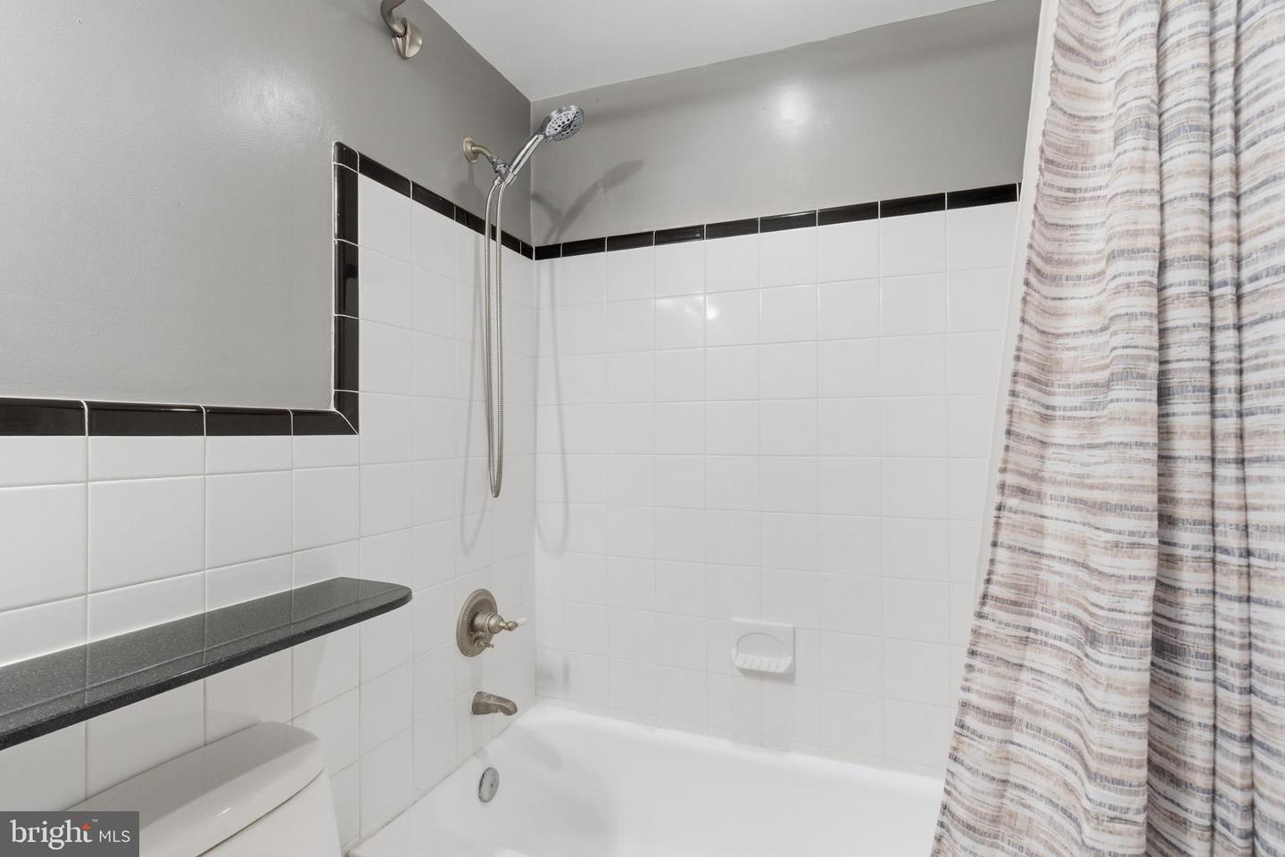 101 NORTH CAROLINA AVE SE #G, WASHINGTON, District Of Columbia 20003, 2 Rooms Rooms,1 BathroomBathrooms,Residential,For sale,101 NORTH CAROLINA AVE SE #G,DCDC2242260 MLS # DCDC2242260