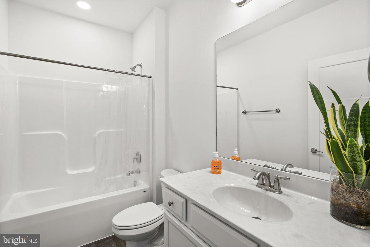 360 GREENBANK RD, FREDERICKSBURG, Virginia 22406, 5 Bedrooms Bedrooms, 18 Rooms Rooms,4 BathroomsBathrooms,Residential,For sale,360 GREENBANK RD,VAST2045394 MLS # VAST2045394