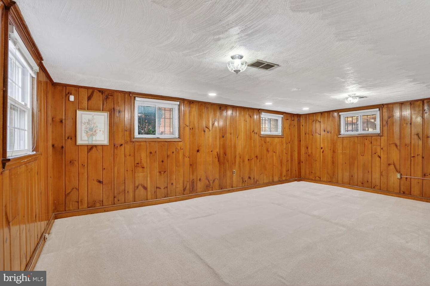 2021 32ND PL SE, WASHINGTON, District Of Columbia 20020, 3 Bedrooms Bedrooms, ,2 BathroomsBathrooms,Residential,For sale,2021 32ND PL SE,DCDC2242350 MLS # DCDC2242350