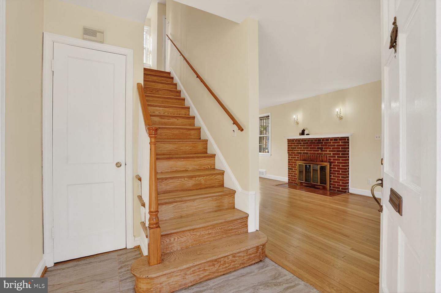 2021 32ND PL SE, WASHINGTON, District Of Columbia 20020, 3 Bedrooms Bedrooms, ,2 BathroomsBathrooms,Residential,For sale,2021 32ND PL SE,DCDC2242350 MLS # DCDC2242350