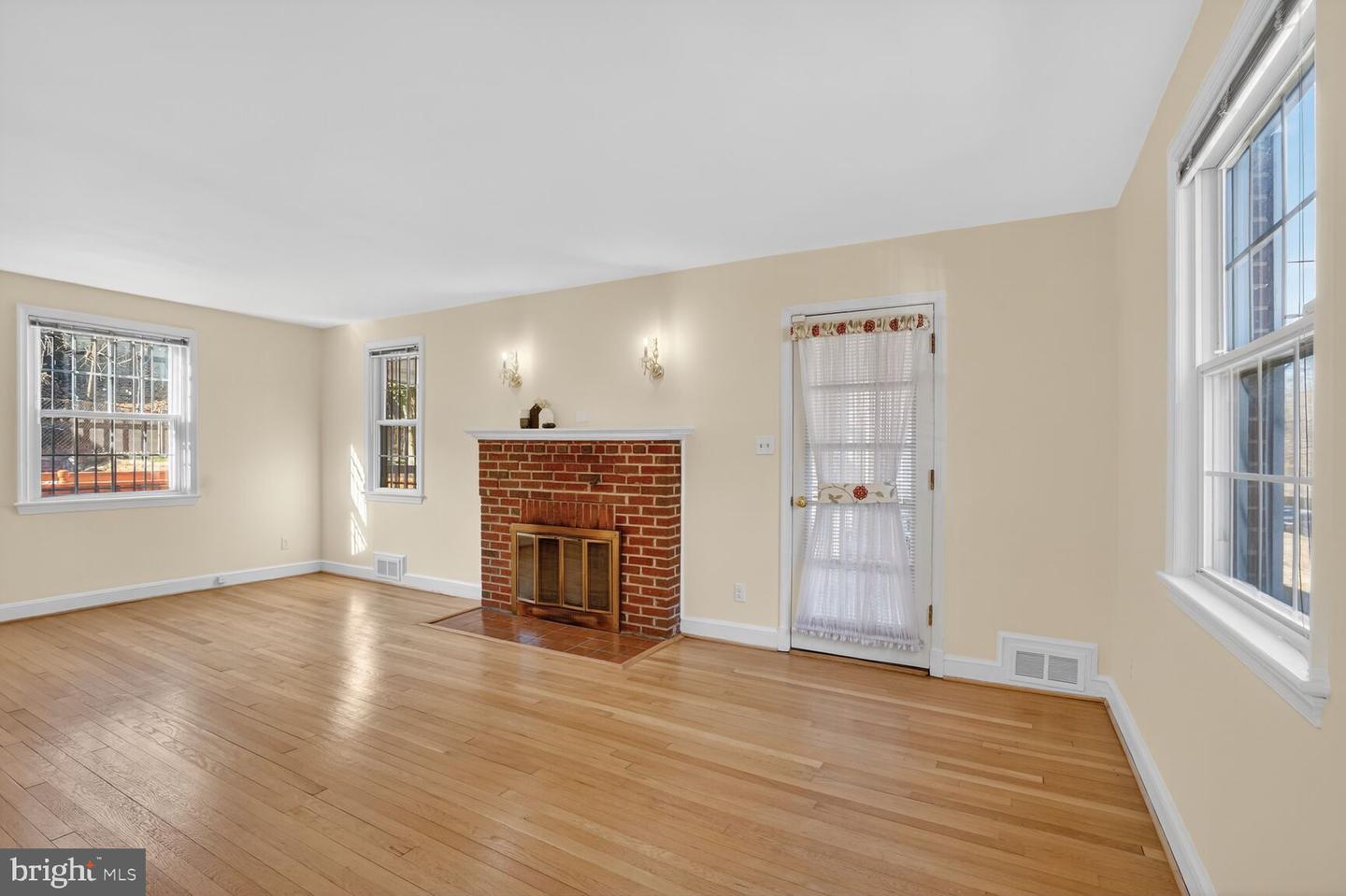 2021 32ND PL SE, WASHINGTON, District Of Columbia 20020, 3 Bedrooms Bedrooms, ,2 BathroomsBathrooms,Residential,For sale,2021 32ND PL SE,DCDC2242350 MLS # DCDC2242350