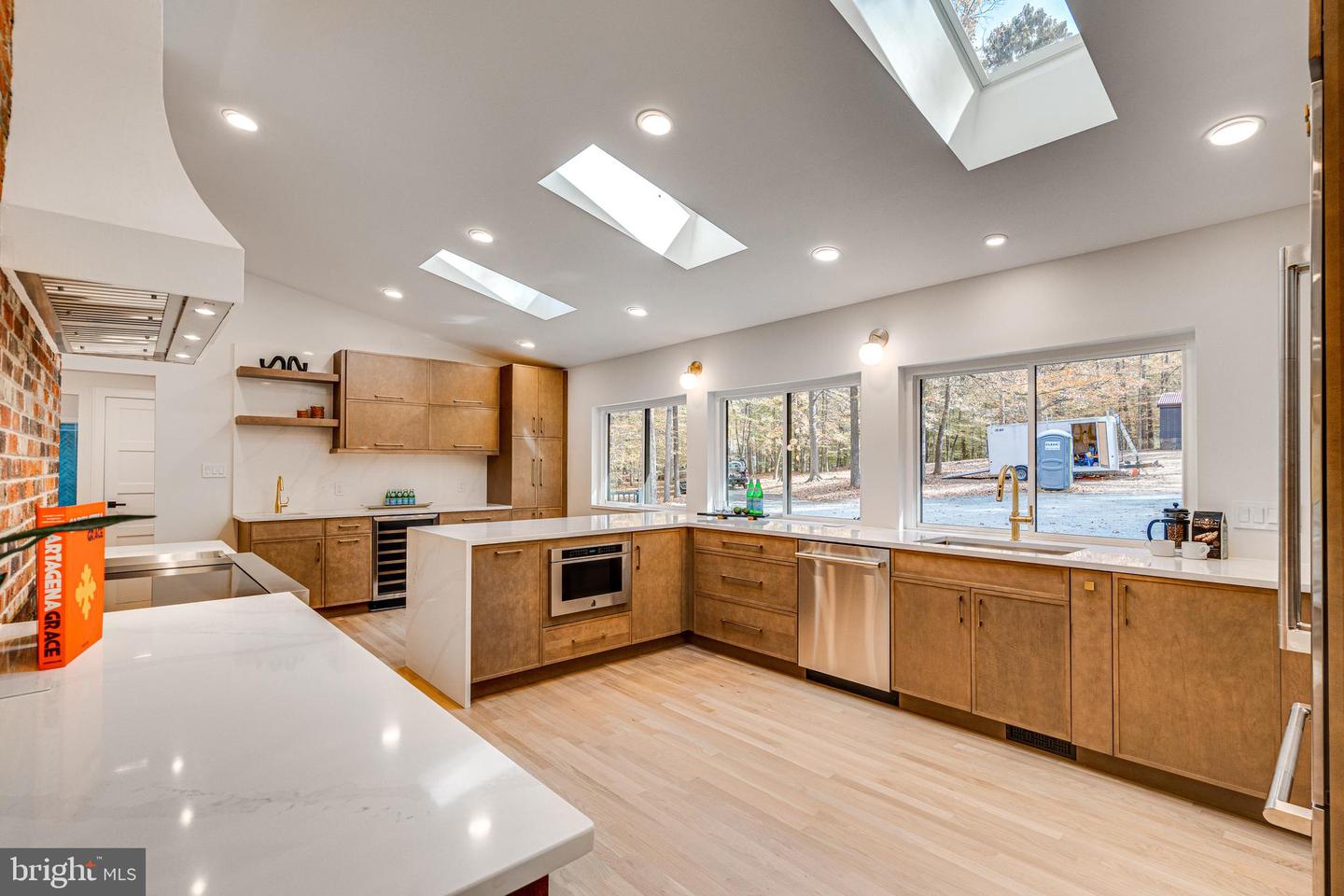 108 INTERPROMONTORY RD, GREAT FALLS, Virginia 22066, 5 Bedrooms Bedrooms, ,3 BathroomsBathrooms,Residential,For sale,108 INTERPROMONTORY RD,VAFX2286806 MLS # VAFX2286806