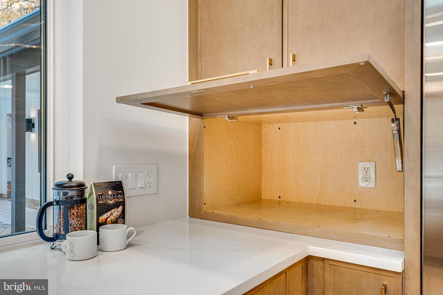 108 INTERPROMONTORY RD, GREAT FALLS, Virginia 22066, 5 Bedrooms Bedrooms, ,3 BathroomsBathrooms,Residential,For sale,108 INTERPROMONTORY RD,VAFX2286806 MLS # VAFX2286806