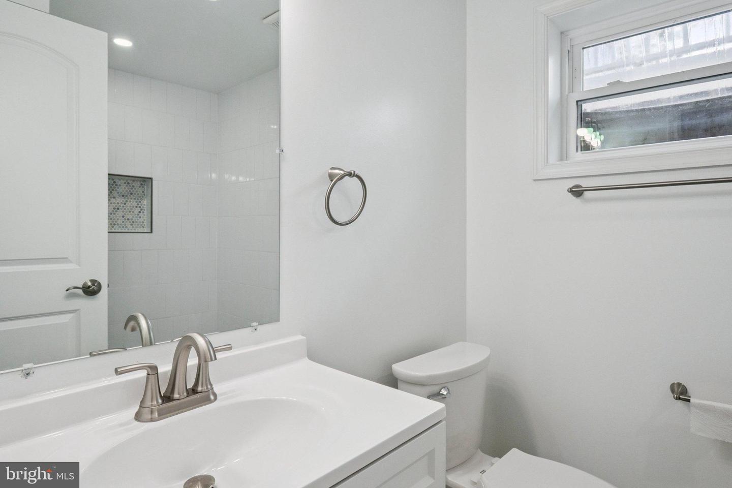 7118 KERR DR, SPRINGFIELD, Virginia 22150, 5 Bedrooms Bedrooms, 11 Rooms Rooms,2 BathroomsBathrooms,Residential,For sale,7118 KERR DR,VAFX2286828 MLS # VAFX2286828