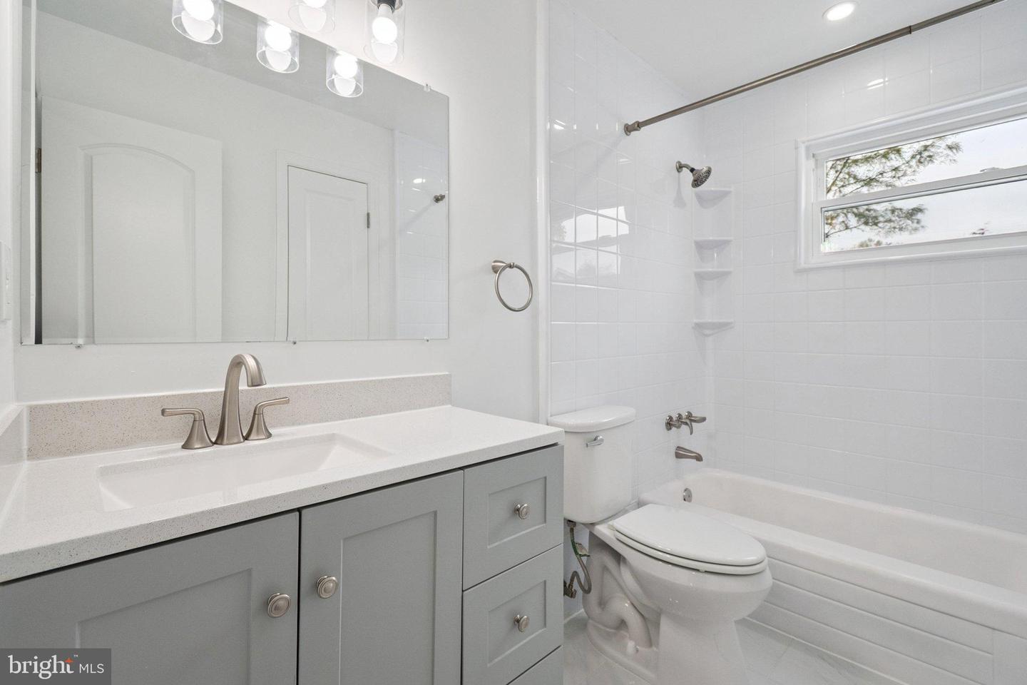 7118 KERR DR, SPRINGFIELD, Virginia 22150, 5 Bedrooms Bedrooms, 11 Rooms Rooms,2 BathroomsBathrooms,Residential,For sale,7118 KERR DR,VAFX2286828 MLS # VAFX2286828