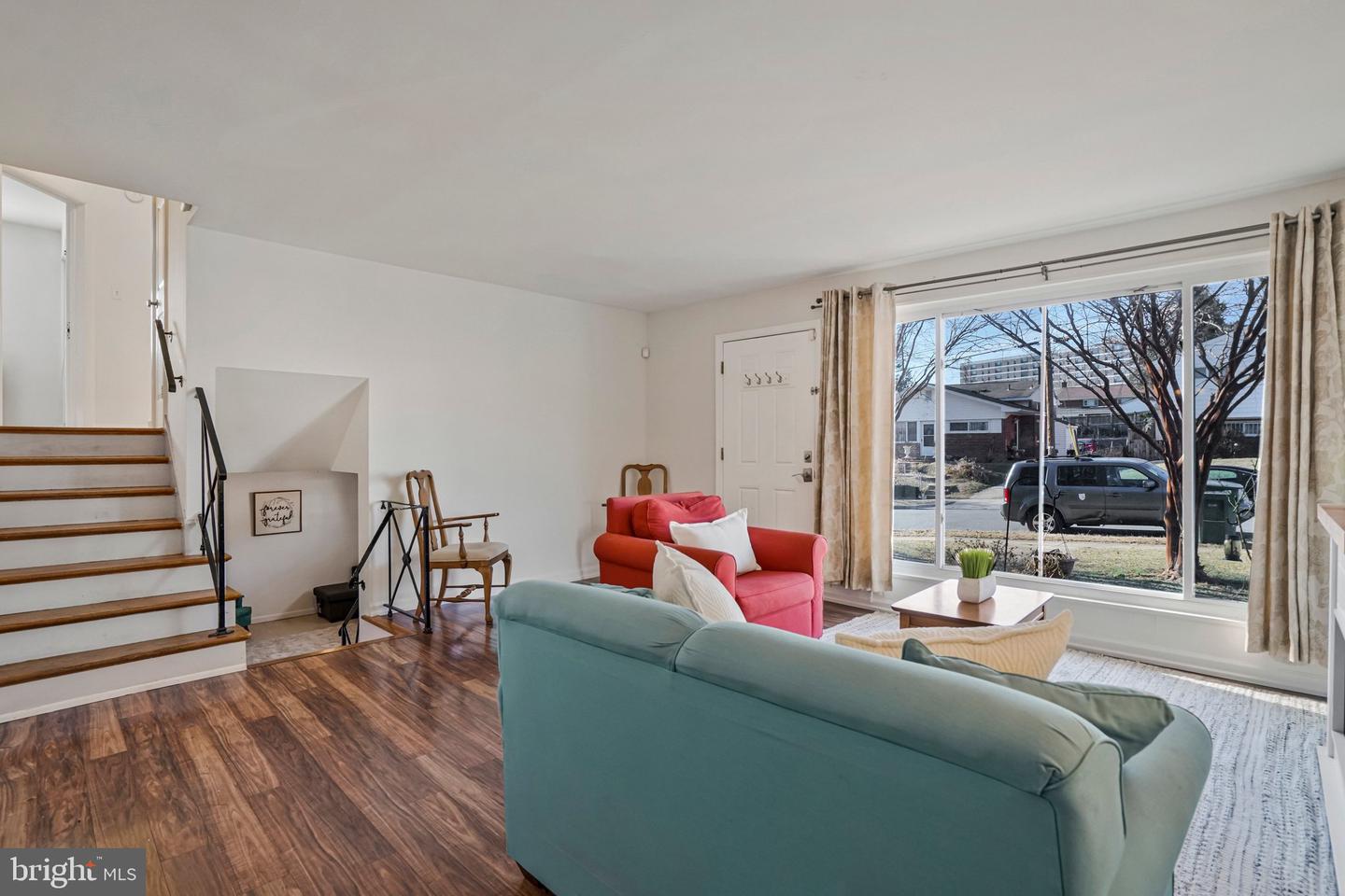 98 S IRIS ST S, ALEXANDRIA, Virginia 22304, 3 Bedrooms Bedrooms, ,2 BathroomsBathrooms,Residential,For sale,98 S IRIS ST S,VAAX2053416 MLS # VAAX2053416