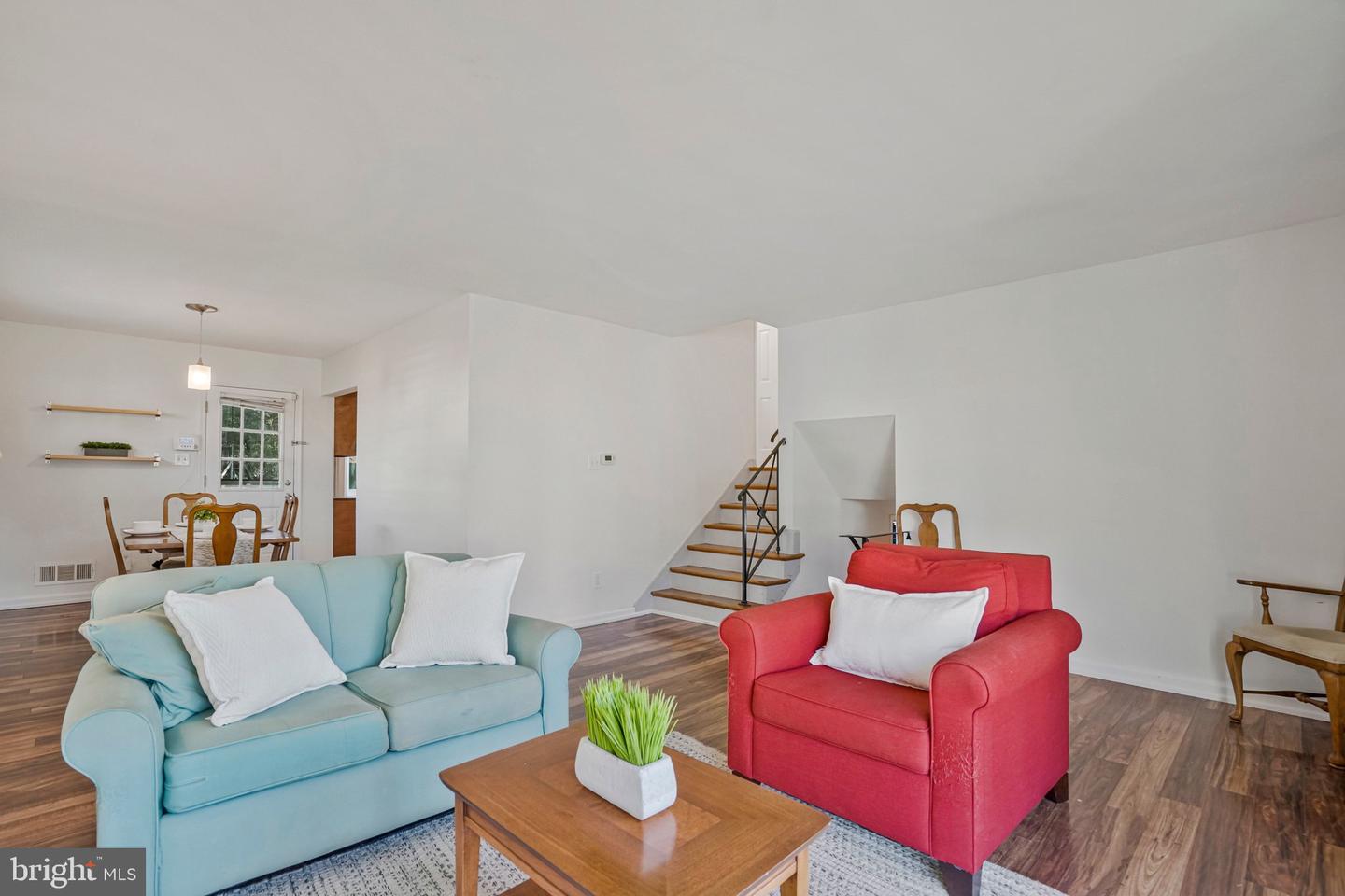 98 S IRIS ST S, ALEXANDRIA, Virginia 22304, 3 Bedrooms Bedrooms, ,2 BathroomsBathrooms,Residential,For sale,98 S IRIS ST S,VAAX2053416 MLS # VAAX2053416