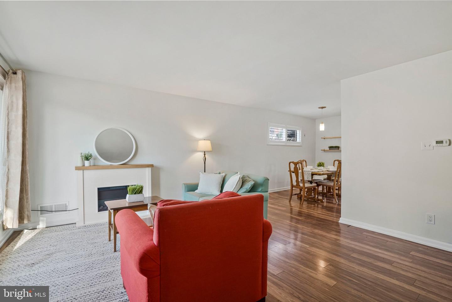 98 S IRIS ST S, ALEXANDRIA, Virginia 22304, 3 Bedrooms Bedrooms, ,2 BathroomsBathrooms,Residential,For sale,98 S IRIS ST S,VAAX2053416 MLS # VAAX2053416