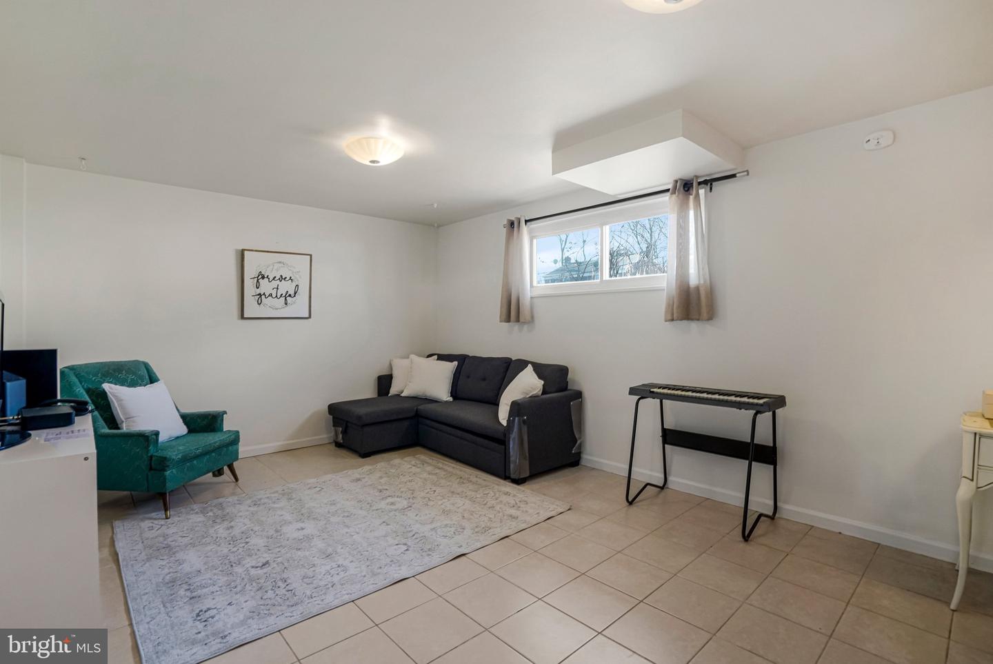 98 S IRIS ST S, ALEXANDRIA, Virginia 22304, 3 Bedrooms Bedrooms, ,2 BathroomsBathrooms,Residential,For sale,98 S IRIS ST S,VAAX2053416 MLS # VAAX2053416