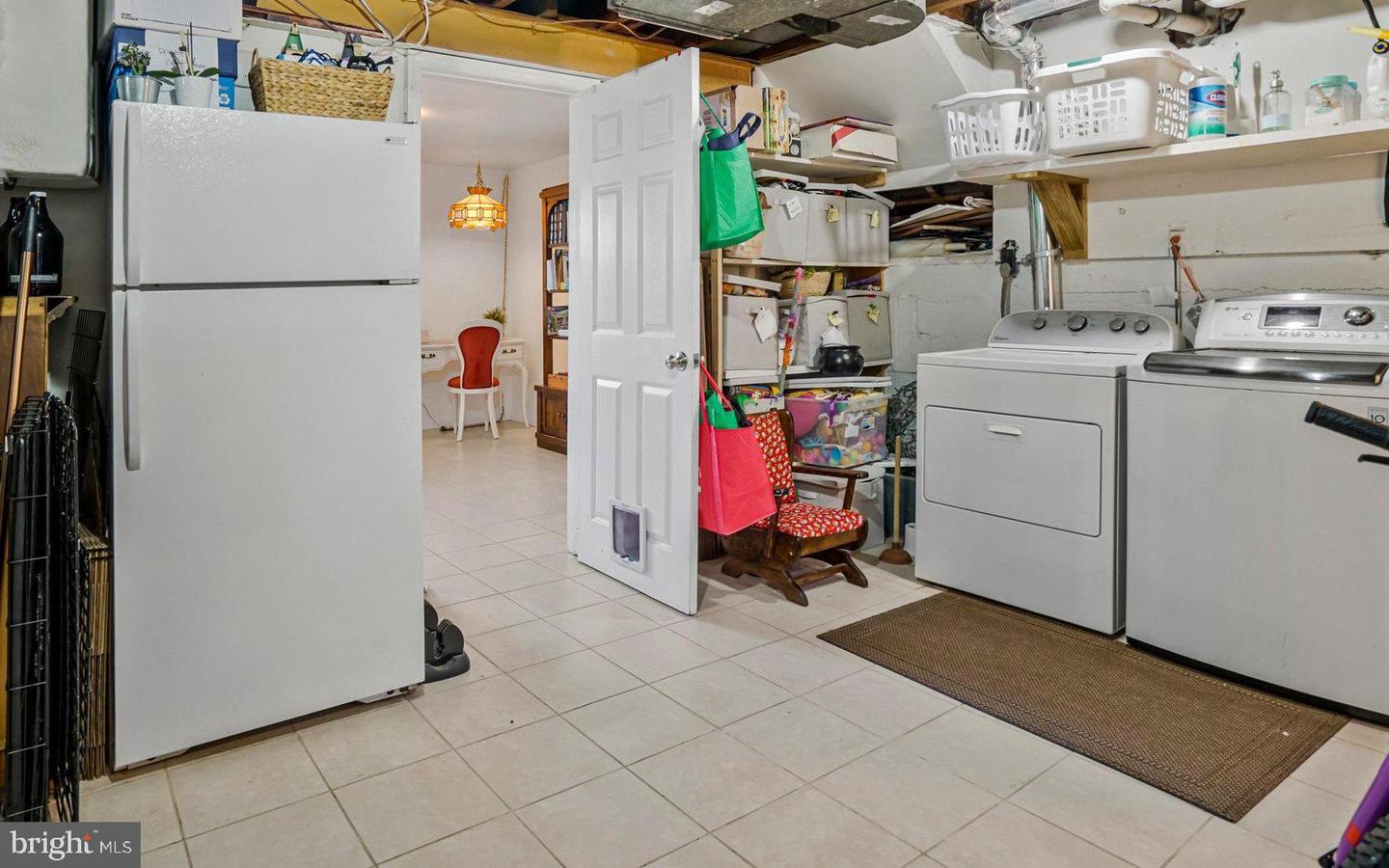 98 S IRIS ST S, ALEXANDRIA, Virginia 22304, 3 Bedrooms Bedrooms, ,2 BathroomsBathrooms,Residential,For sale,98 S IRIS ST S,VAAX2053416 MLS # VAAX2053416