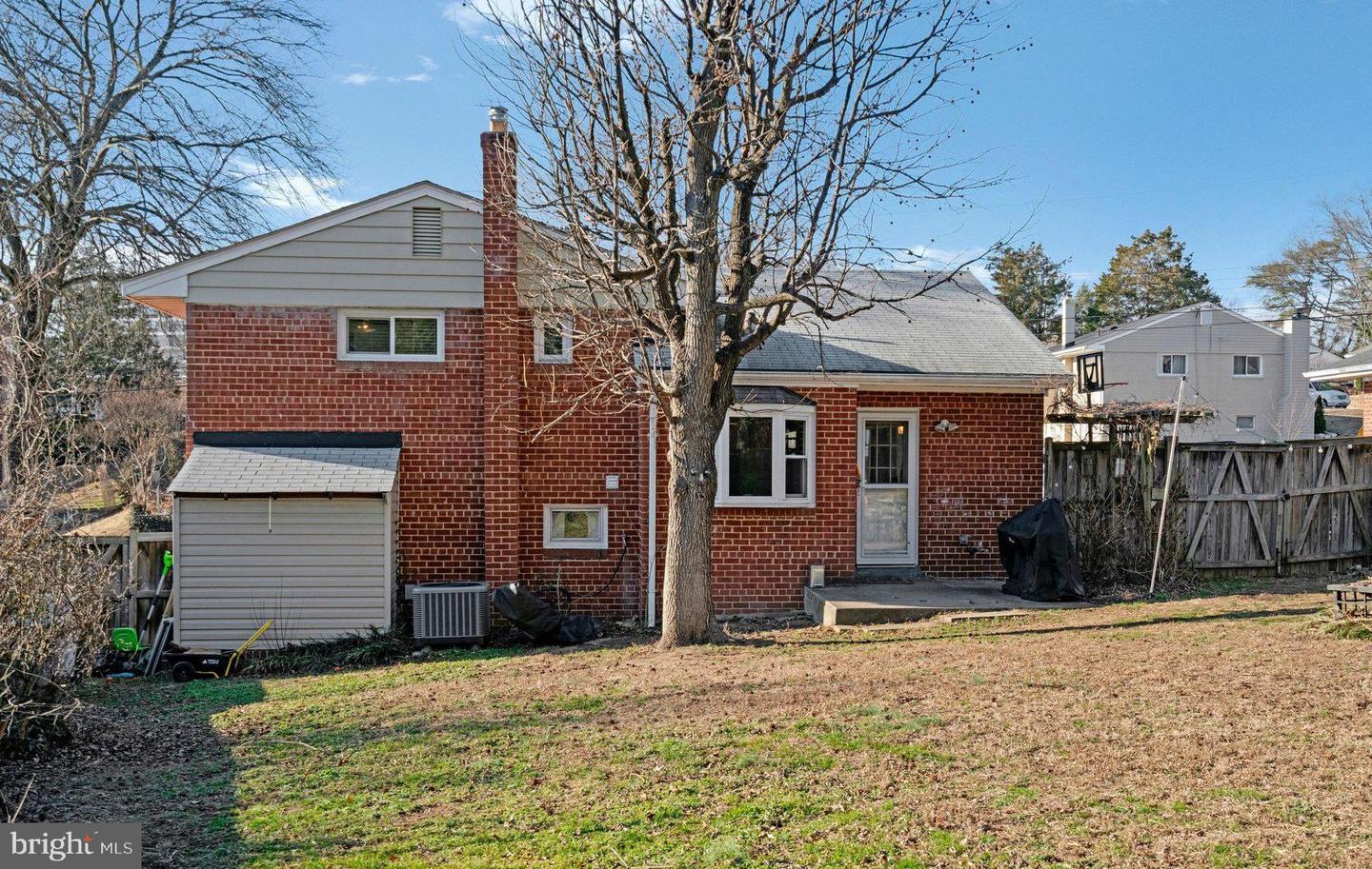 98 S IRIS ST S, ALEXANDRIA, Virginia 22304, 3 Bedrooms Bedrooms, ,2 BathroomsBathrooms,Residential,For sale,98 S IRIS ST S,VAAX2053416 MLS # VAAX2053416