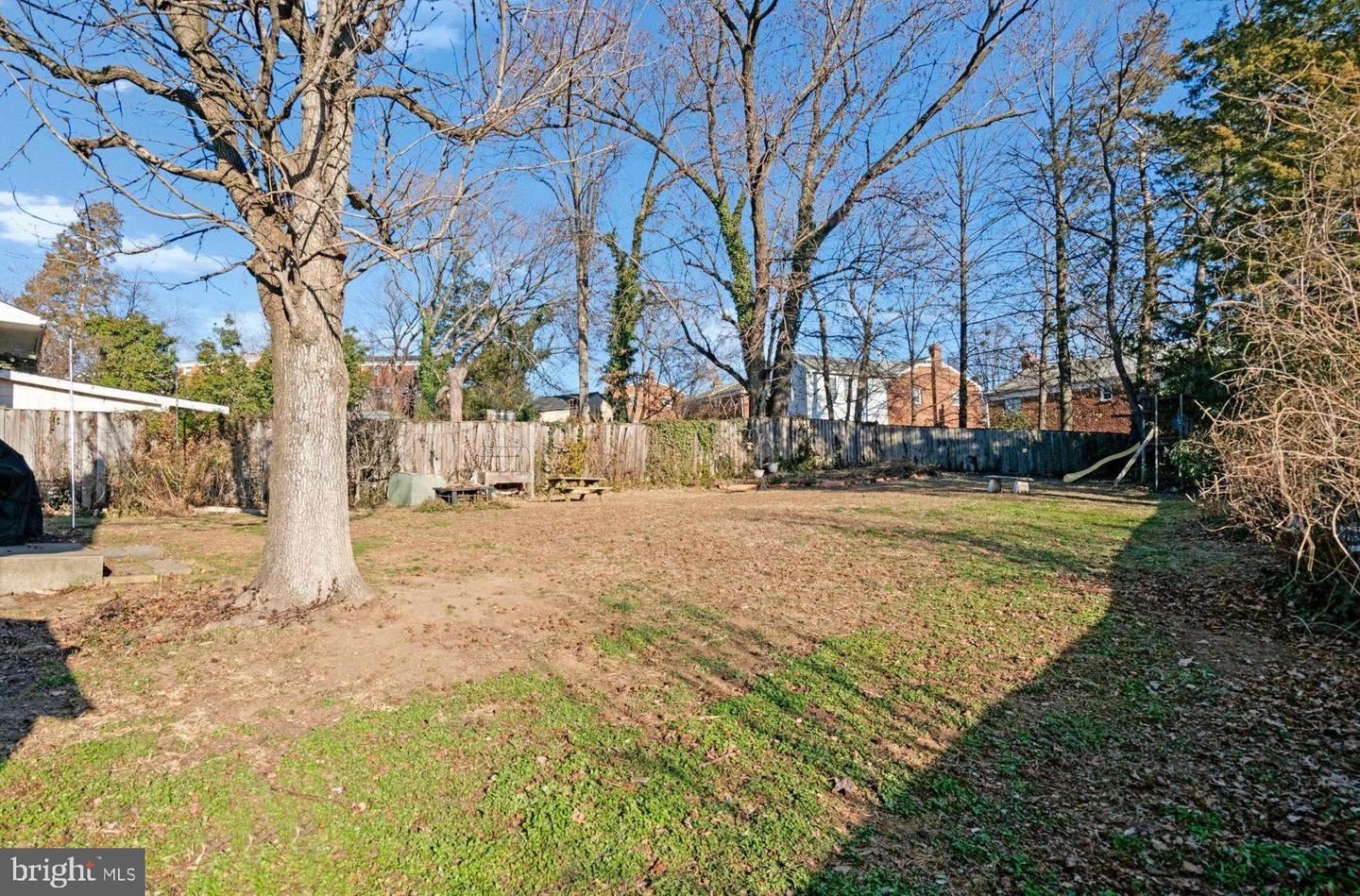 98 S IRIS ST S, ALEXANDRIA, Virginia 22304, 3 Bedrooms Bedrooms, ,2 BathroomsBathrooms,Residential,For sale,98 S IRIS ST S,VAAX2053416 MLS # VAAX2053416