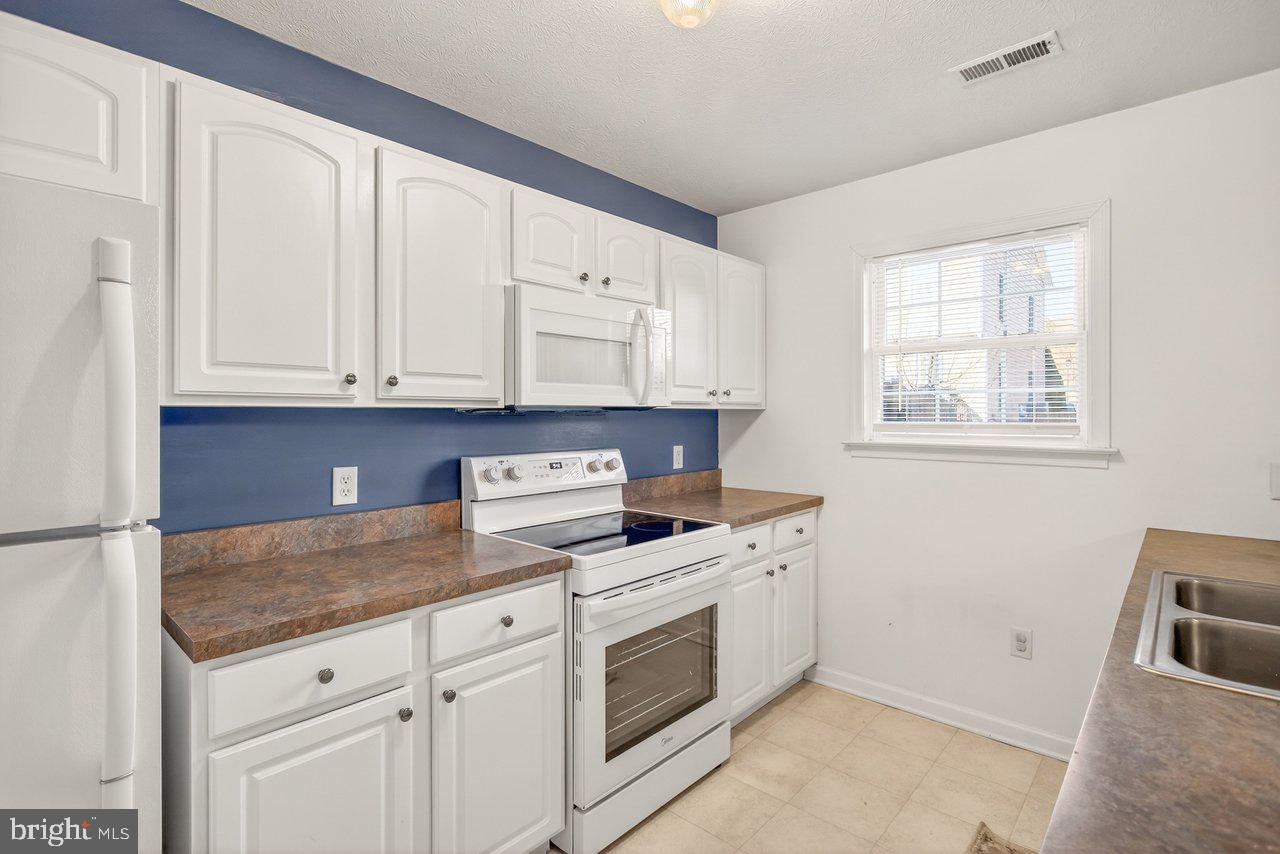 3313 IMPRESSIONS CT, ROCKINGHAM, Virginia 22801, 3 Bedrooms Bedrooms, ,2 BathroomsBathrooms,Residential,For sale,3313 IMPRESSIONS CT,VARO2002818 MLS # VARO2002818