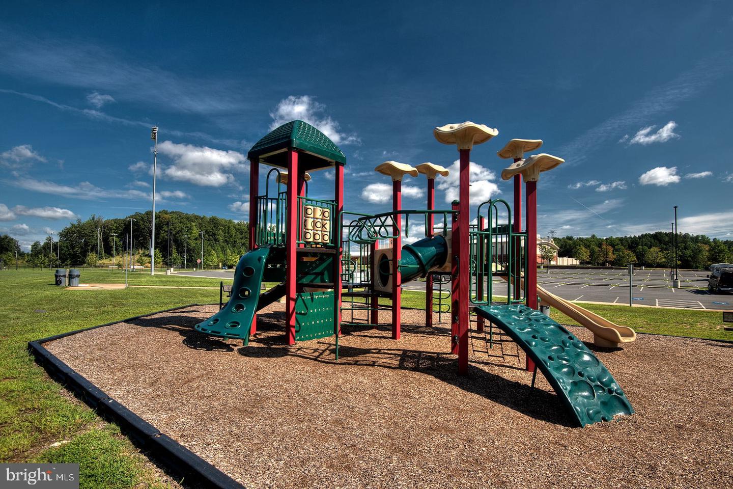 17379 HARRISON RIDGE DR, DUMFRIES, Virginia 22026, 3 Bedrooms Bedrooms, ,2 BathroomsBathrooms,Residential,For sale,17379 HARRISON RIDGE DR,VAPW2111012 MLS # VAPW2111012