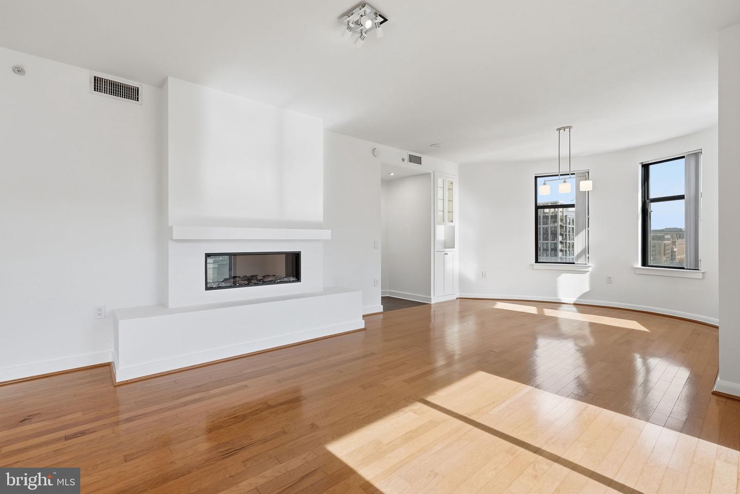 400 MASSACHUSETTS AVE NW #719, WASHINGTON, District Of Columbia 20001, 2 Bedrooms Bedrooms, ,2 BathroomsBathrooms,Residential,For sale,400 MASSACHUSETTS AVE NW #719,DCDC2242746 MLS # DCDC2242746