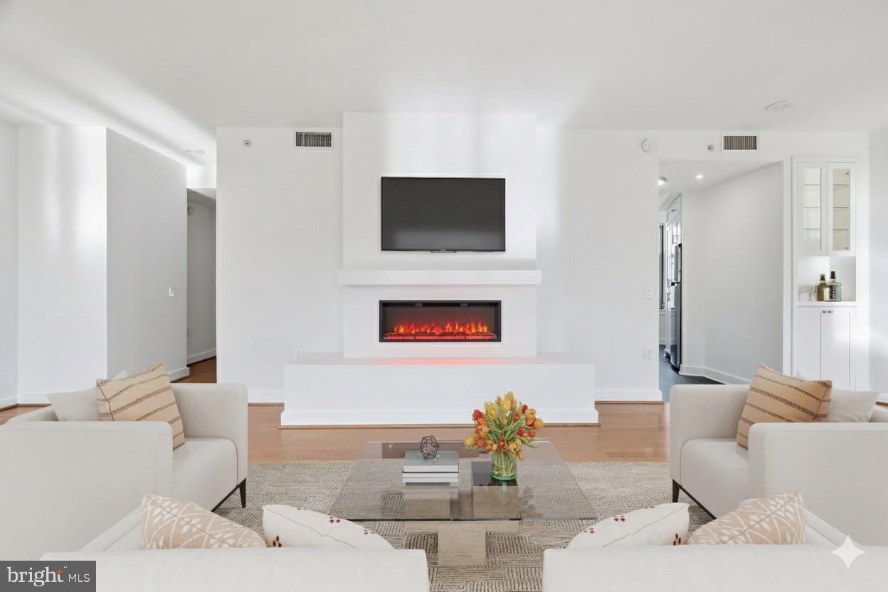 400 MASSACHUSETTS AVE NW #719, WASHINGTON, District Of Columbia 20001, 2 Bedrooms Bedrooms, ,2 BathroomsBathrooms,Residential,For sale,400 MASSACHUSETTS AVE NW #719,DCDC2242746 MLS # DCDC2242746