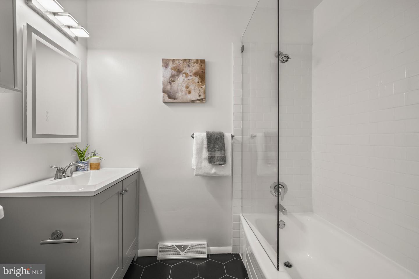 1650 LA SALLE AVE, MCLEAN, Virginia 22102, 5 Bedrooms Bedrooms, ,3 BathroomsBathrooms,Residential,For sale,1650 LA SALLE AVE,VAFX2286986 MLS # VAFX2286986