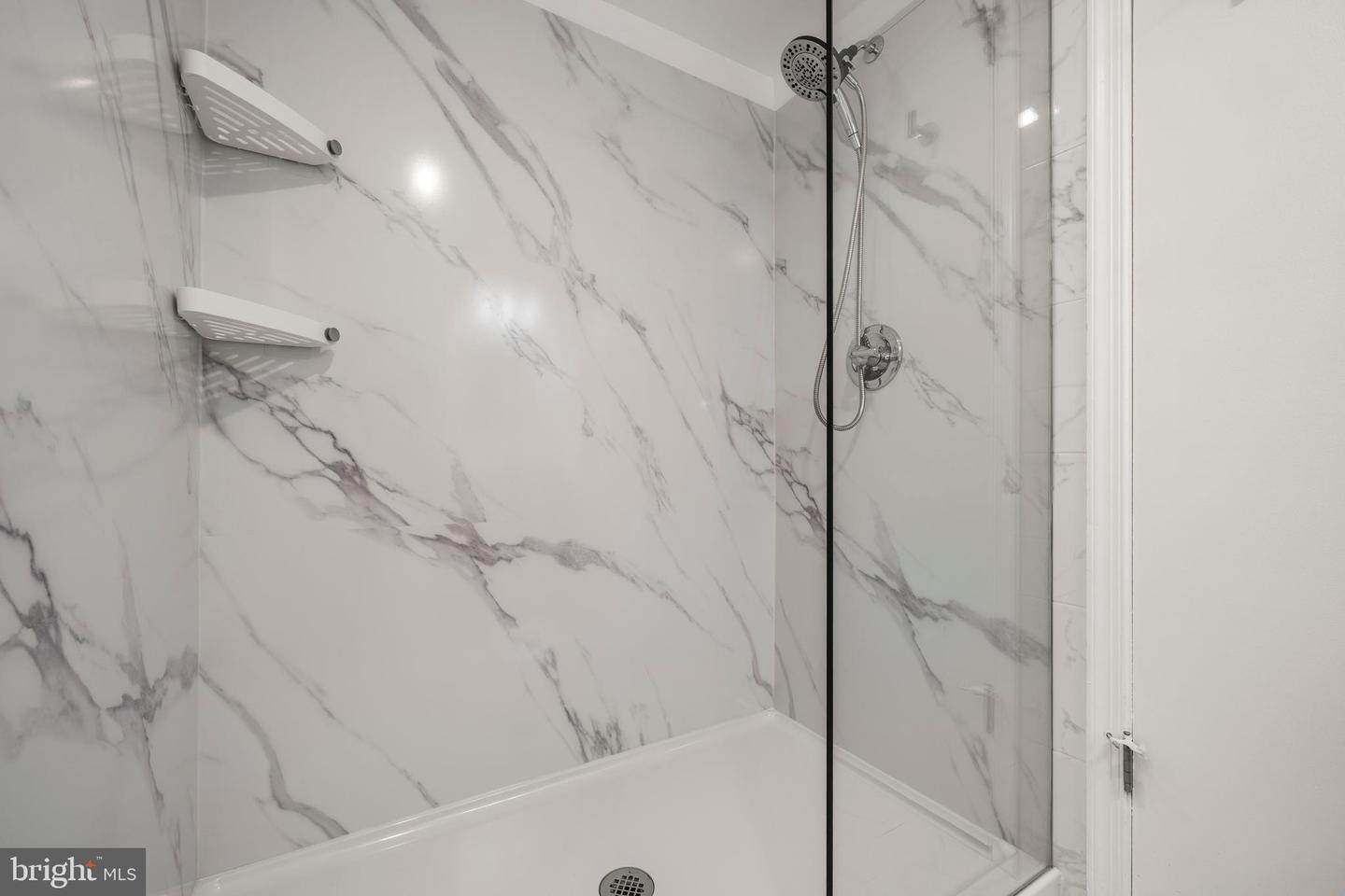 1650 LA SALLE AVE, MCLEAN, Virginia 22102, 5 Bedrooms Bedrooms, ,3 BathroomsBathrooms,Residential,For sale,1650 LA SALLE AVE,VAFX2286986 MLS # VAFX2286986