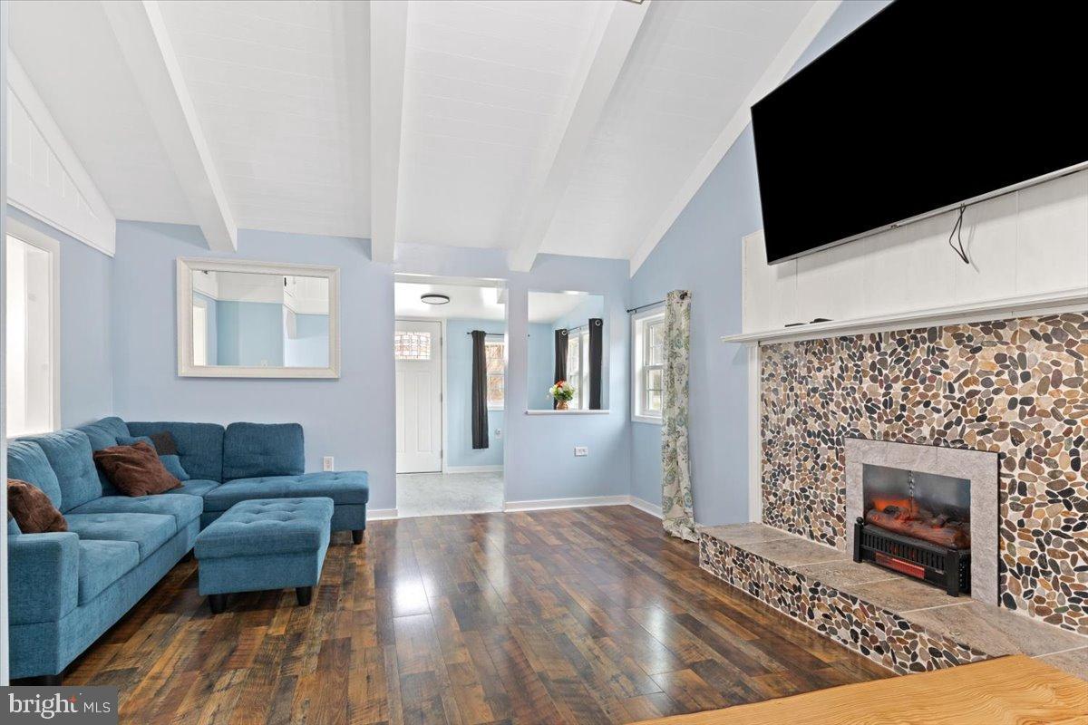 LOUISA, Virginia 23093, 3 Bedrooms Bedrooms, 5 Rooms Rooms,2 BathroomsBathrooms,Residential,For sale,VALA2009192 MLS # VALA2009192 LOUISA, Virginia 23093, 3 Bedrooms Bedrooms, 5 Rooms Rooms,2 BathroomsBathrooms,Residential,For sale,VALA2009192 MLS # VALA2009192