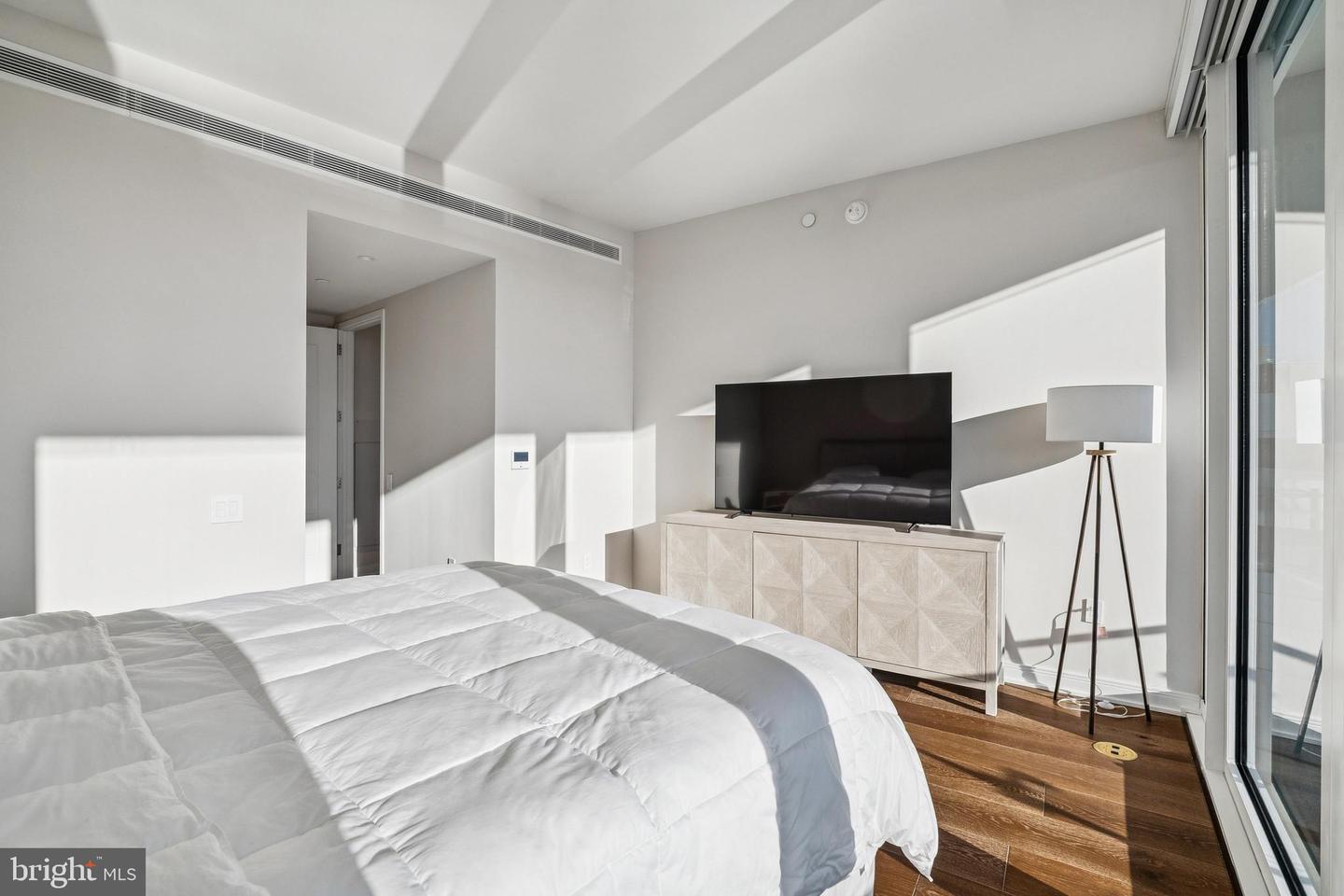 601 WHARF ST SW #504, WASHINGTON, District Of Columbia 20024, 2 Bedrooms Bedrooms, ,2 BathroomsBathrooms,Residential,For sale,601 WHARF ST SW #504,DCDC2242768 MLS # DCDC2242768