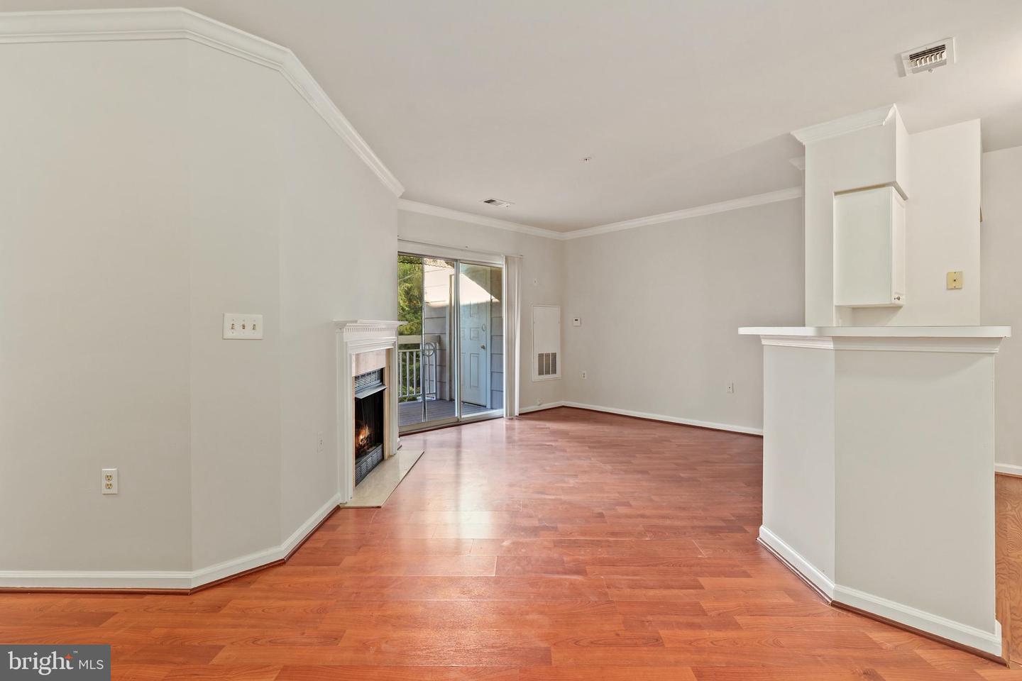 12913 ALTON SQ #210, HERNDON, Virginia 20170, 2 Bedrooms Bedrooms, ,2 BathroomsBathrooms,Residential,For sale,12913 ALTON SQ #210,VAFX2287028 MLS # VAFX2287028