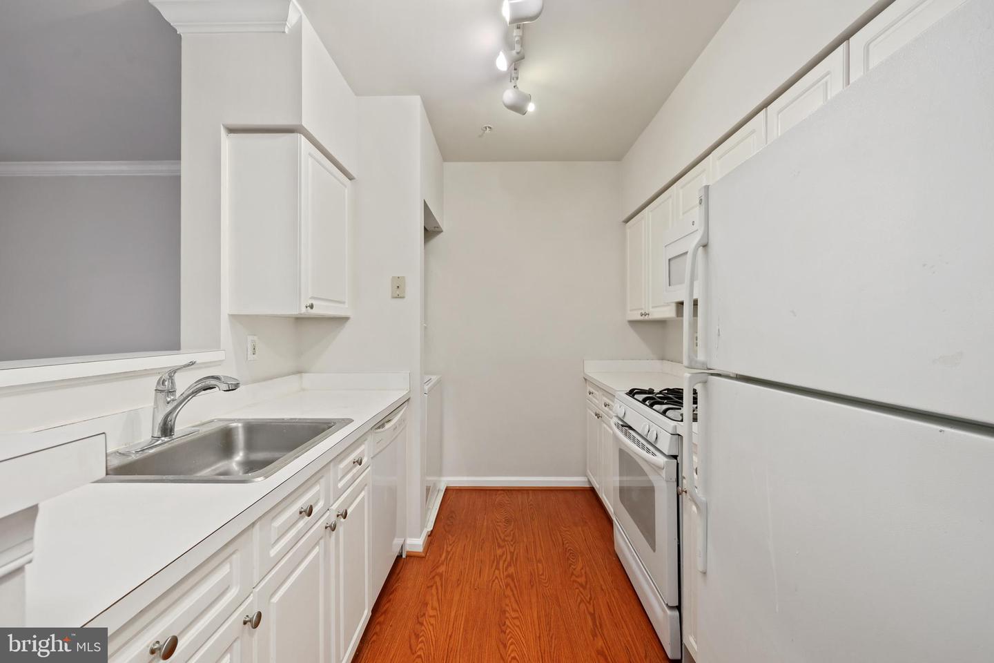 12913 ALTON SQ #210, HERNDON, Virginia 20170, 2 Bedrooms Bedrooms, ,2 BathroomsBathrooms,Residential,For sale,12913 ALTON SQ #210,VAFX2287028 MLS # VAFX2287028