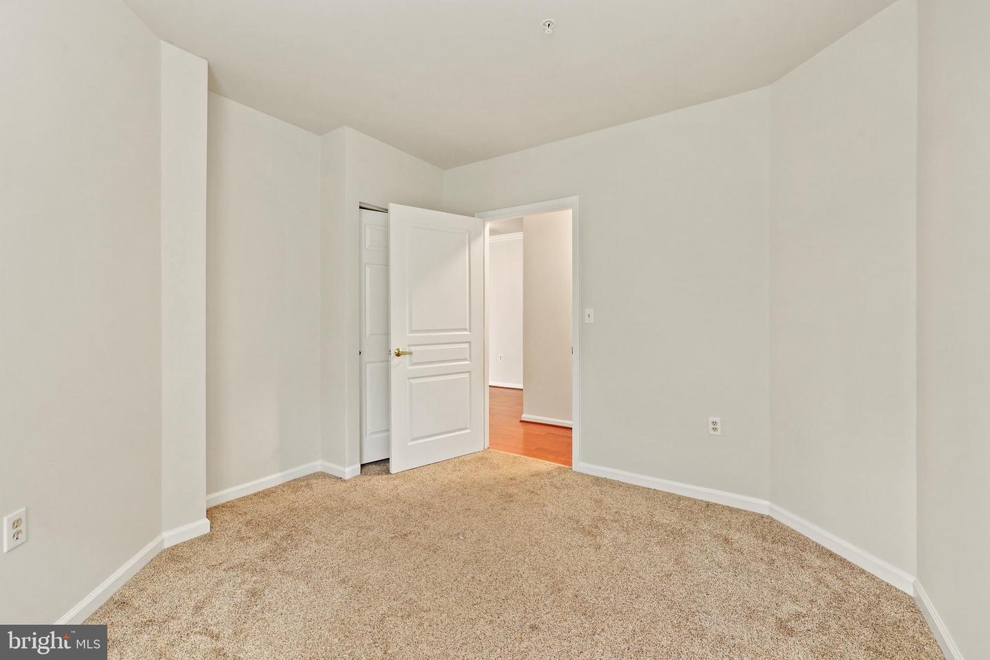 12913 ALTON SQ #210, HERNDON, Virginia 20170, 2 Bedrooms Bedrooms, ,2 BathroomsBathrooms,Residential,For sale,12913 ALTON SQ #210,VAFX2287028 MLS # VAFX2287028