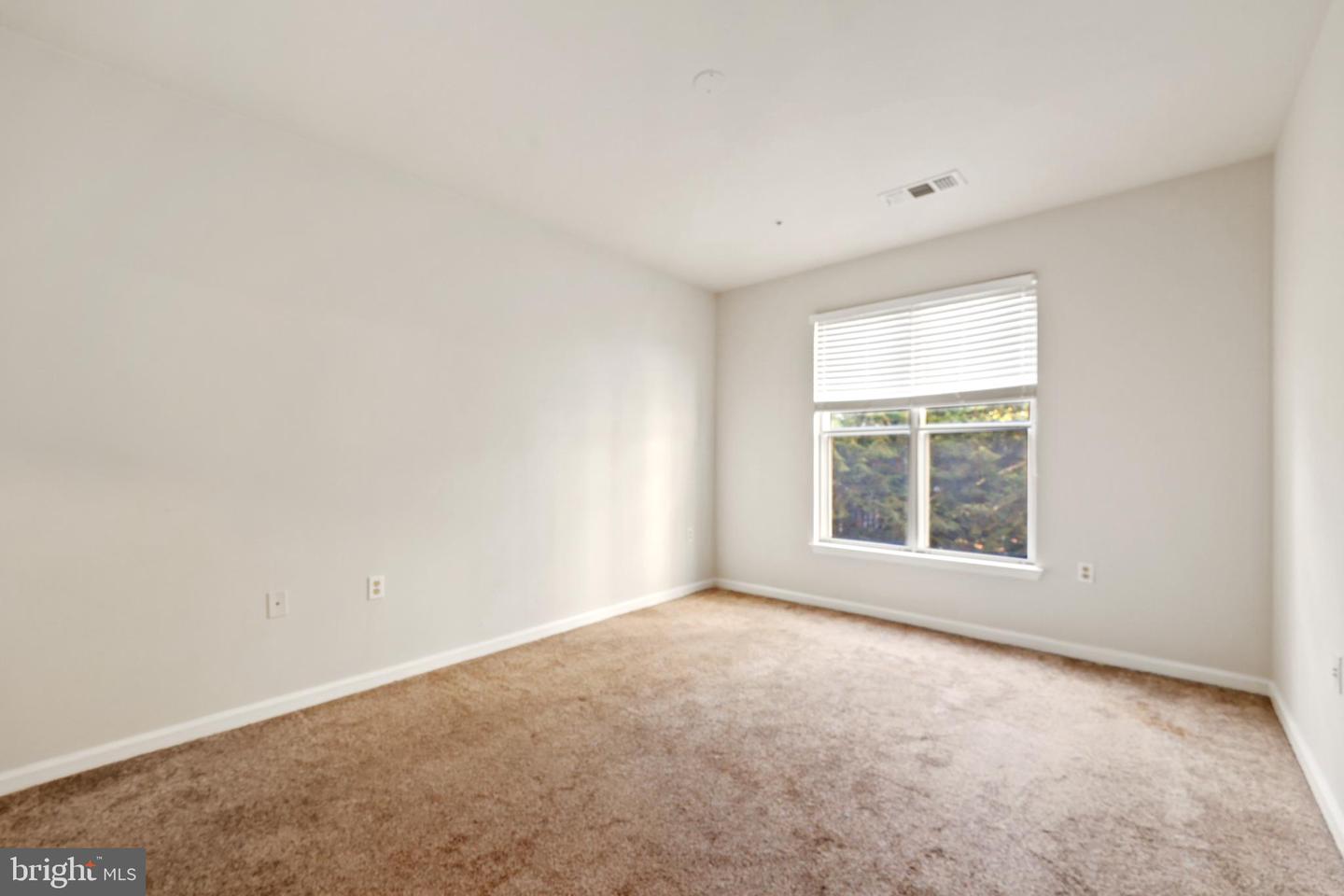 12913 ALTON SQ #210, HERNDON, Virginia 20170, 2 Bedrooms Bedrooms, ,2 BathroomsBathrooms,Residential,For sale,12913 ALTON SQ #210,VAFX2287028 MLS # VAFX2287028