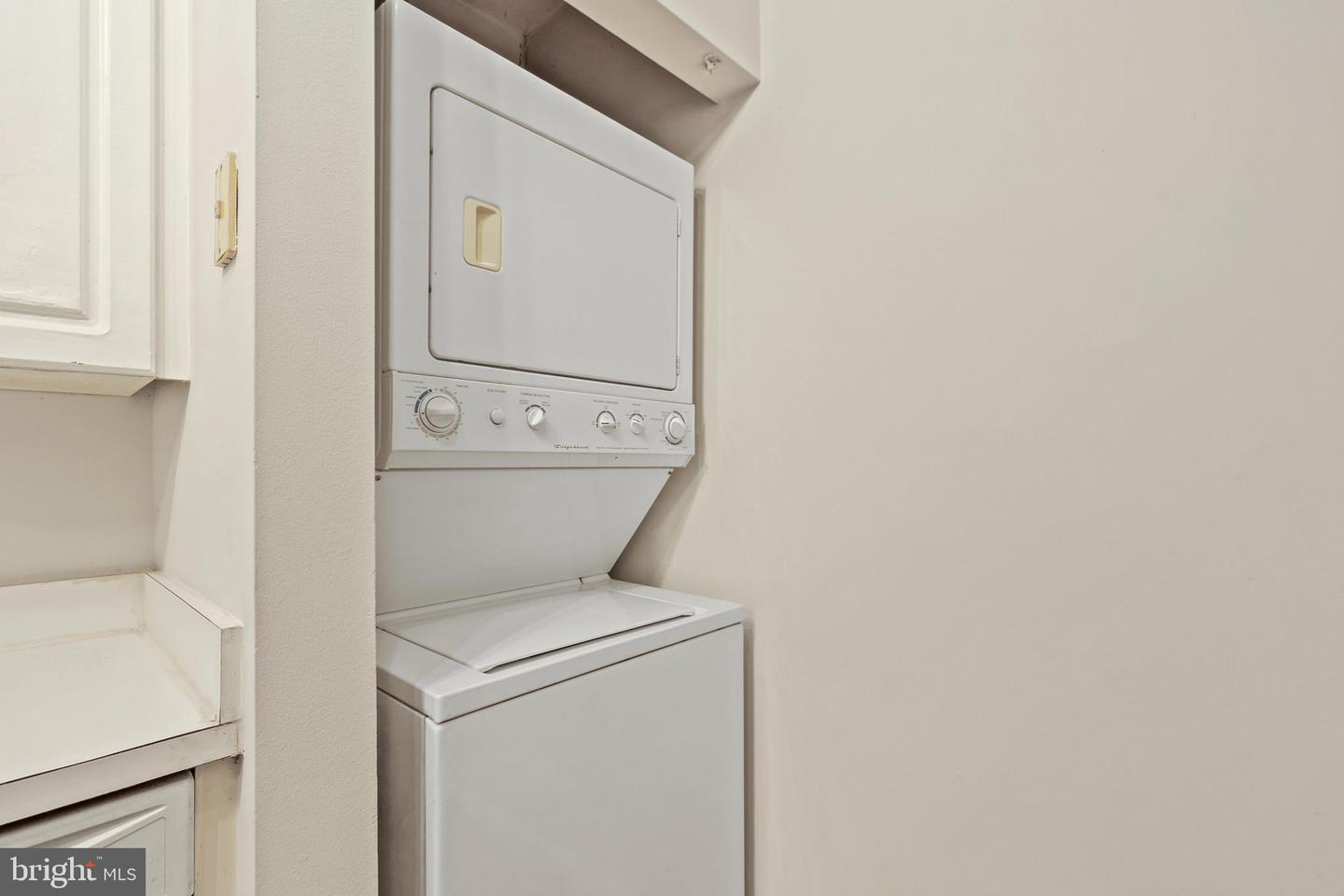 12913 ALTON SQ #210, HERNDON, Virginia 20170, 2 Bedrooms Bedrooms, ,2 BathroomsBathrooms,Residential,For sale,12913 ALTON SQ #210,VAFX2287028 MLS # VAFX2287028