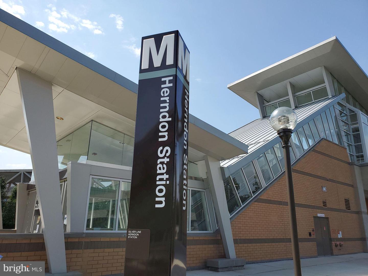 12913 ALTON SQ #210, HERNDON, Virginia 20170, 2 Bedrooms Bedrooms, ,2 BathroomsBathrooms,Residential,For sale,12913 ALTON SQ #210,VAFX2287028 MLS # VAFX2287028