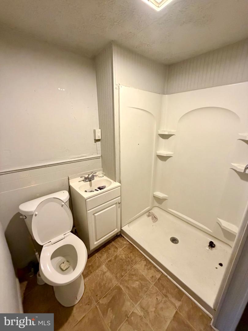 528 FREMONT ST, WINCHESTER, Virginia 22601, 1 Bedroom Bedrooms, 4 Rooms Rooms,1 BathroomBathrooms,Residential,For sale,528 FREMONT ST,VAWI2009822 MLS # VAWI2009822