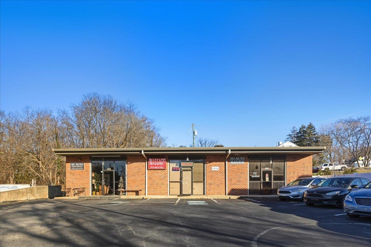 1215 GREENVILLE AVE, STAUNTON, Virginia 24401, ,Commercial,1215 GREENVILLE AVE,672714 MLS # 672714 1215 GREENVILLE AVE, STAUNTON, Virginia 24401, ,Commercial,1215 GREENVILLE AVE,672714 MLS # 672714
