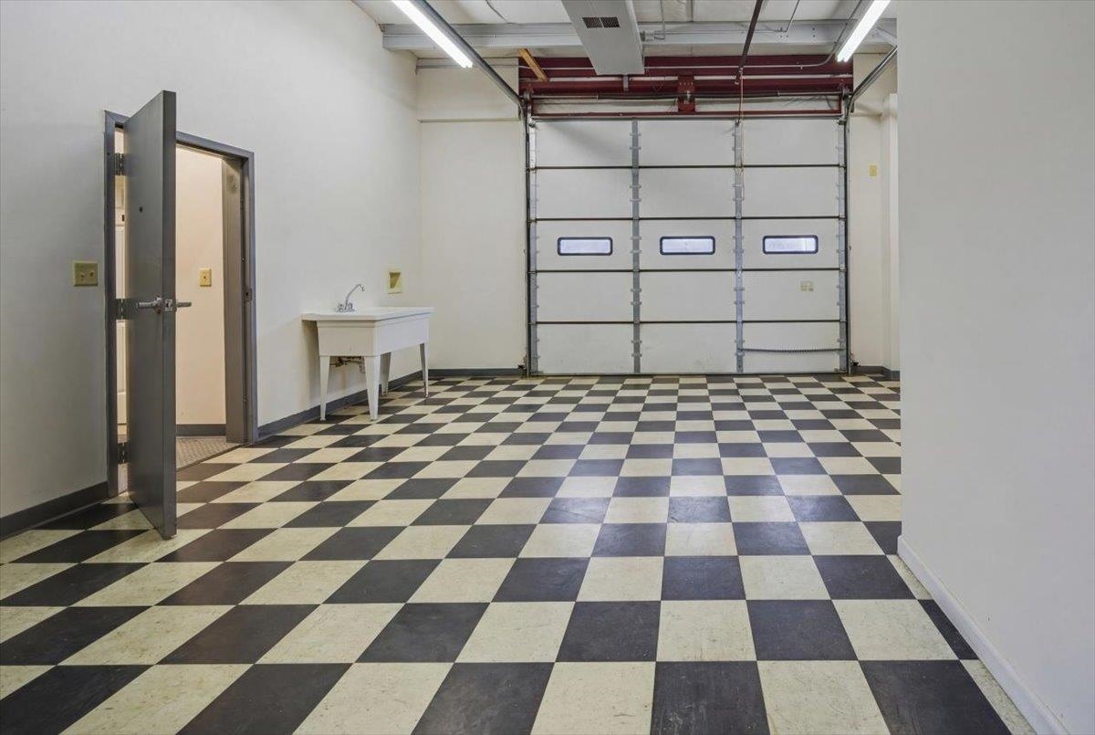 1215 GREENVILLE AVE, STAUNTON, Virginia 24401, ,Commercial,1215 GREENVILLE AVE,672714 MLS # 672714