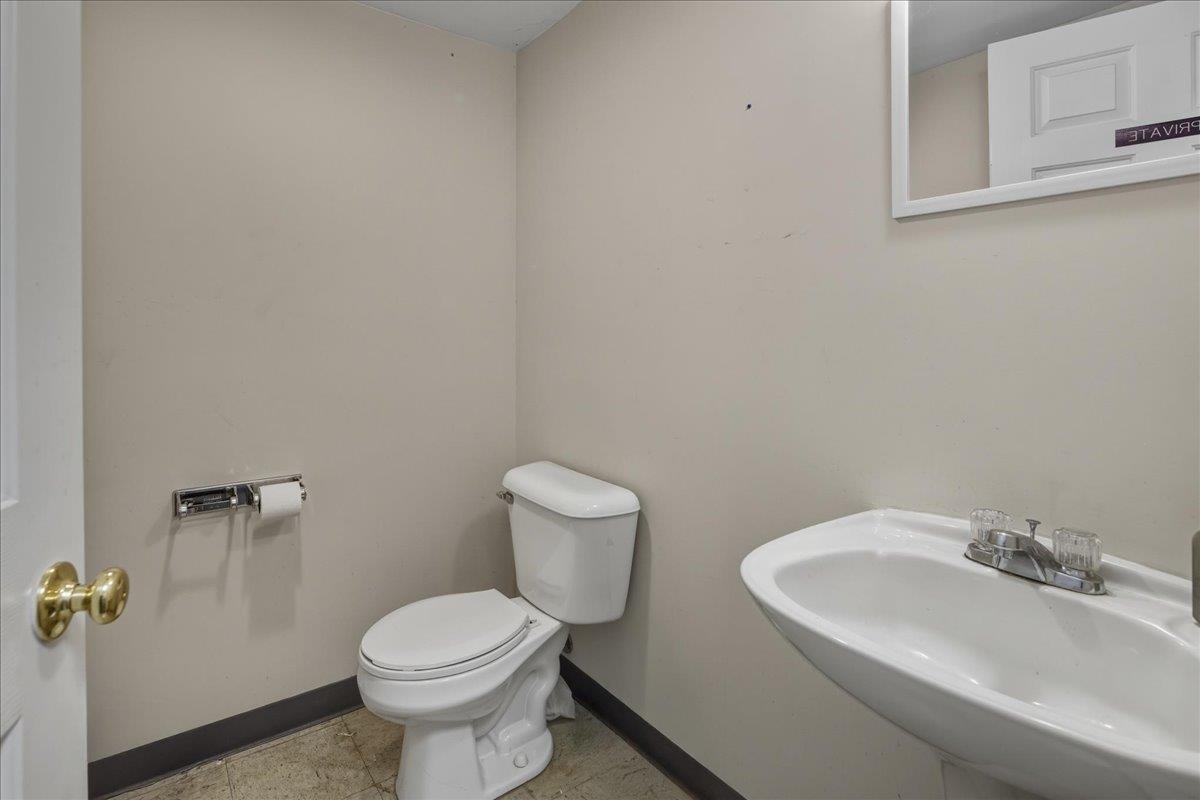 1215 GREENVILLE AVE, STAUNTON, Virginia 24401, ,Commercial,1215 GREENVILLE AVE,672714 MLS # 672714