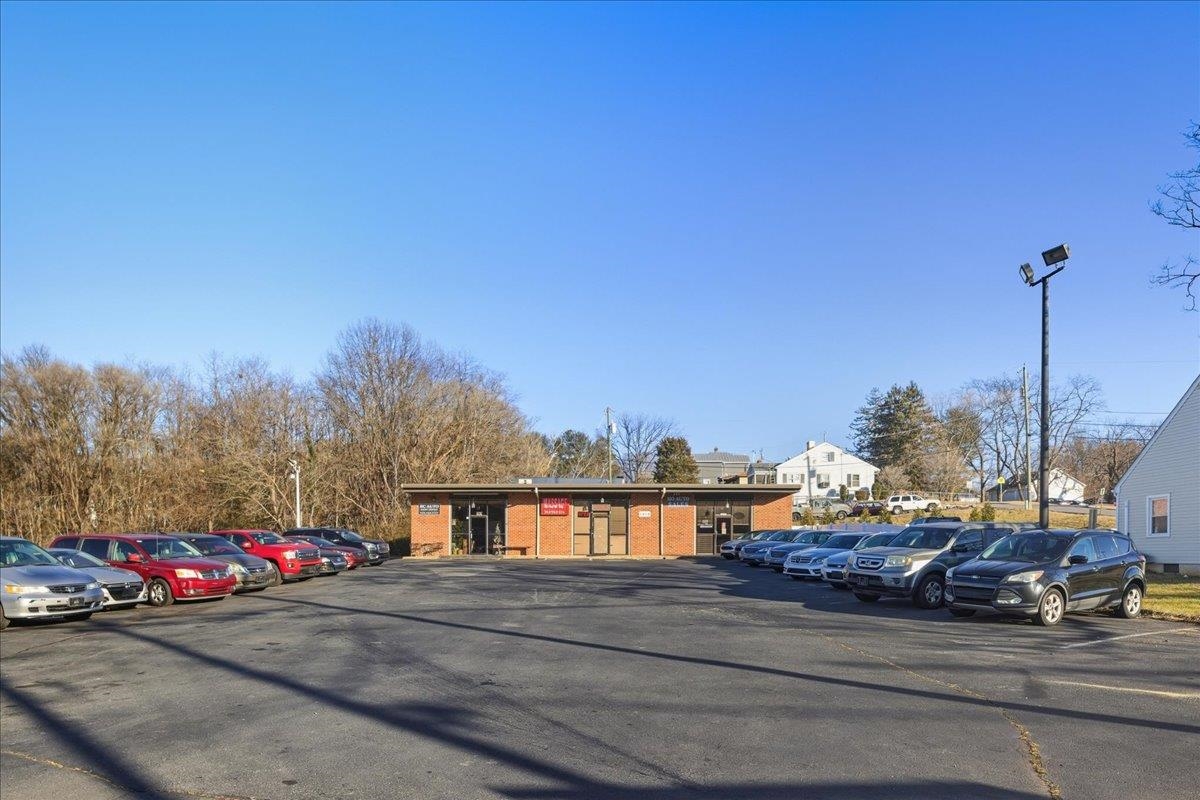 1215 GREENVILLE AVE, STAUNTON, Virginia 24401, ,Commercial,1215 GREENVILLE AVE,672714 MLS # 672714