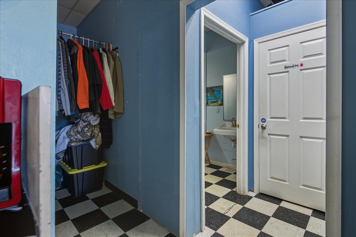 1215 GREENVILLE AVE, STAUNTON, Virginia 24401, ,Commercial,1215 GREENVILLE AVE,672714 MLS # 672714